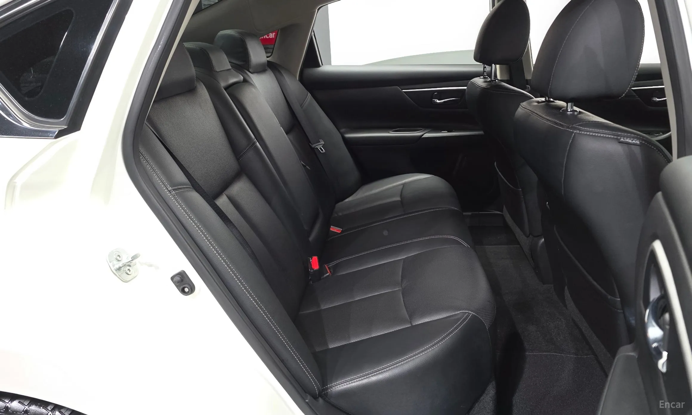 Nissan Altima превью 12