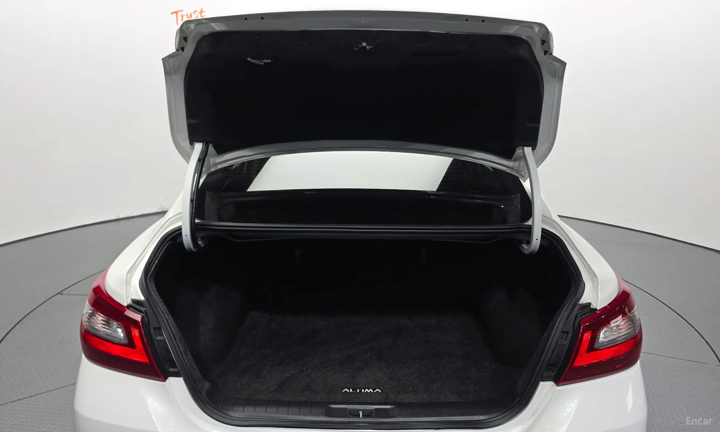 Nissan Altima превью 20
