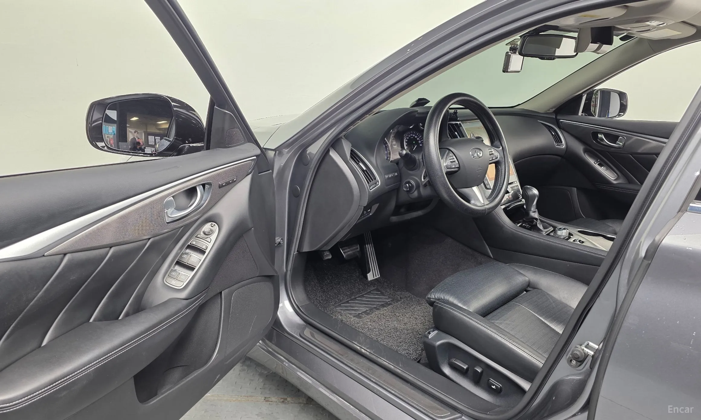 Infiniti Q50 превью 10