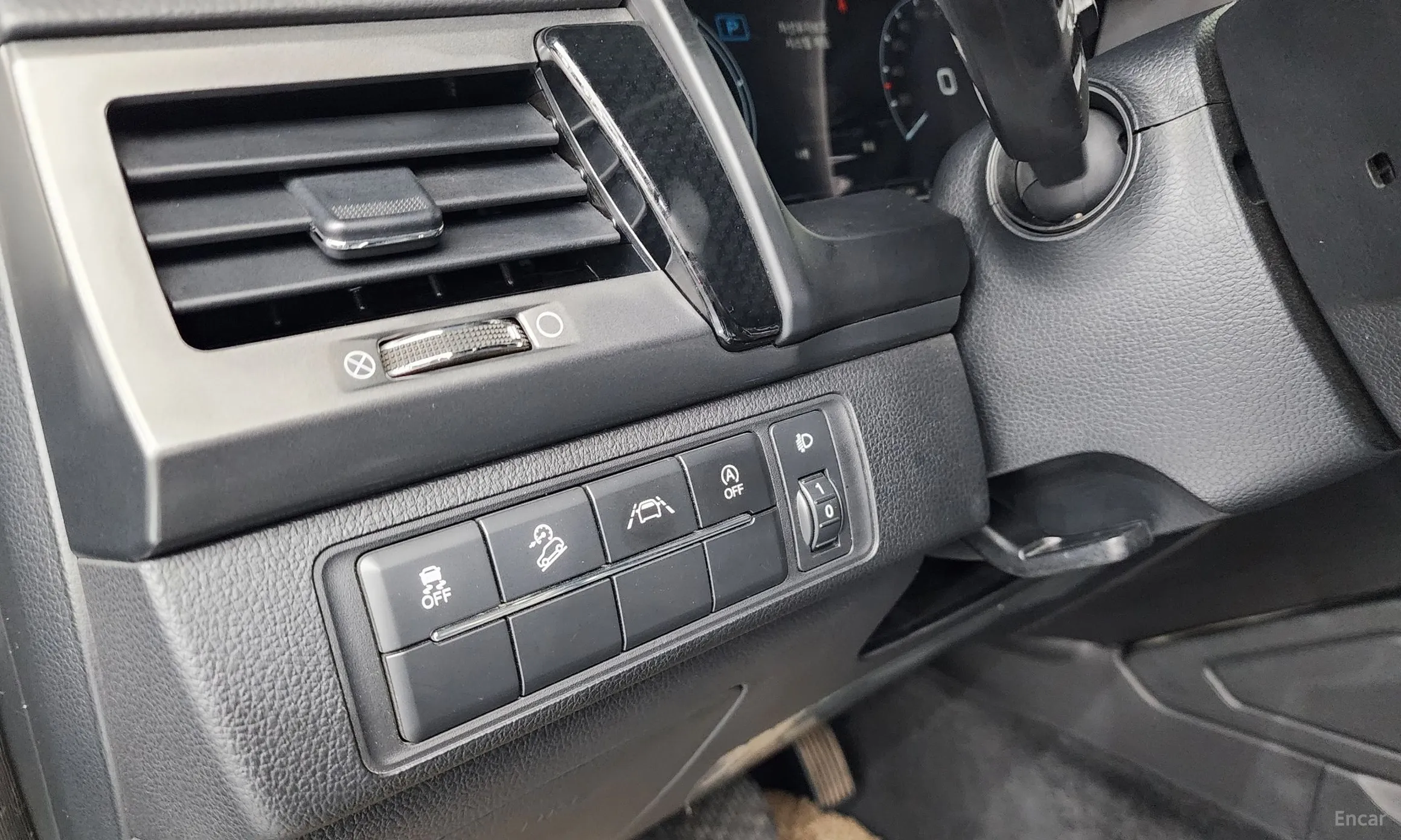 KG Mobility (SsangYong) Rexton Sports превью 20