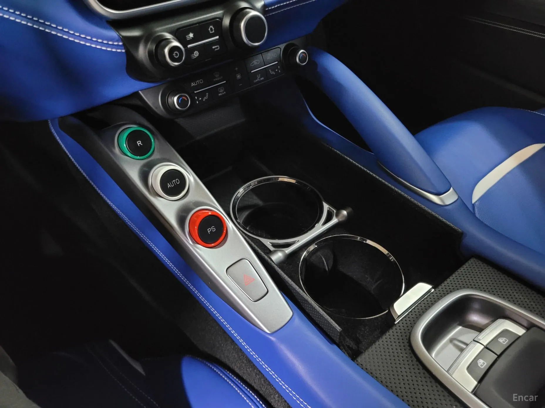 Ferrari GTC4 Rousseau превью 14