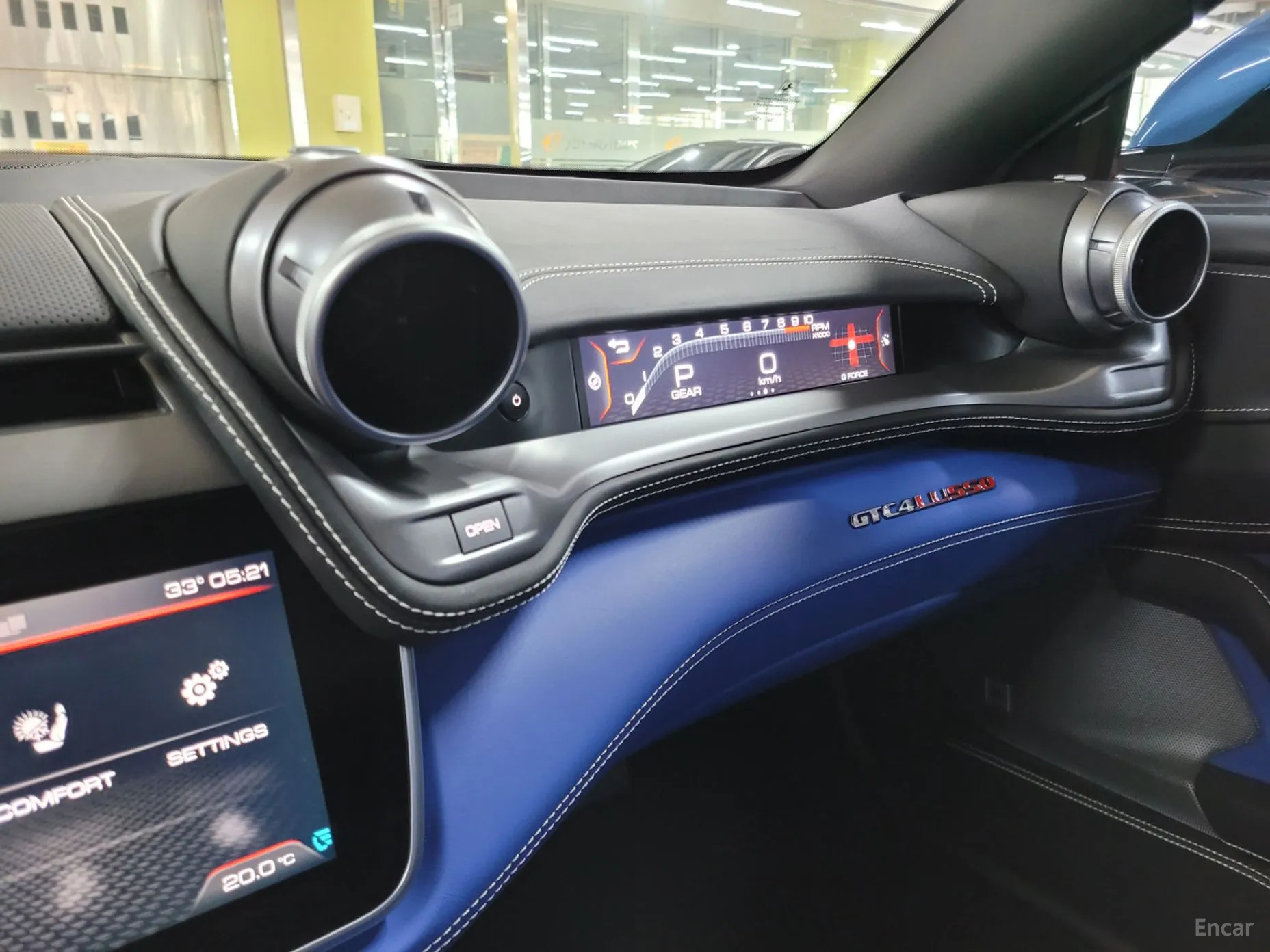 Ferrari GTC4 Rousseau превью 16
