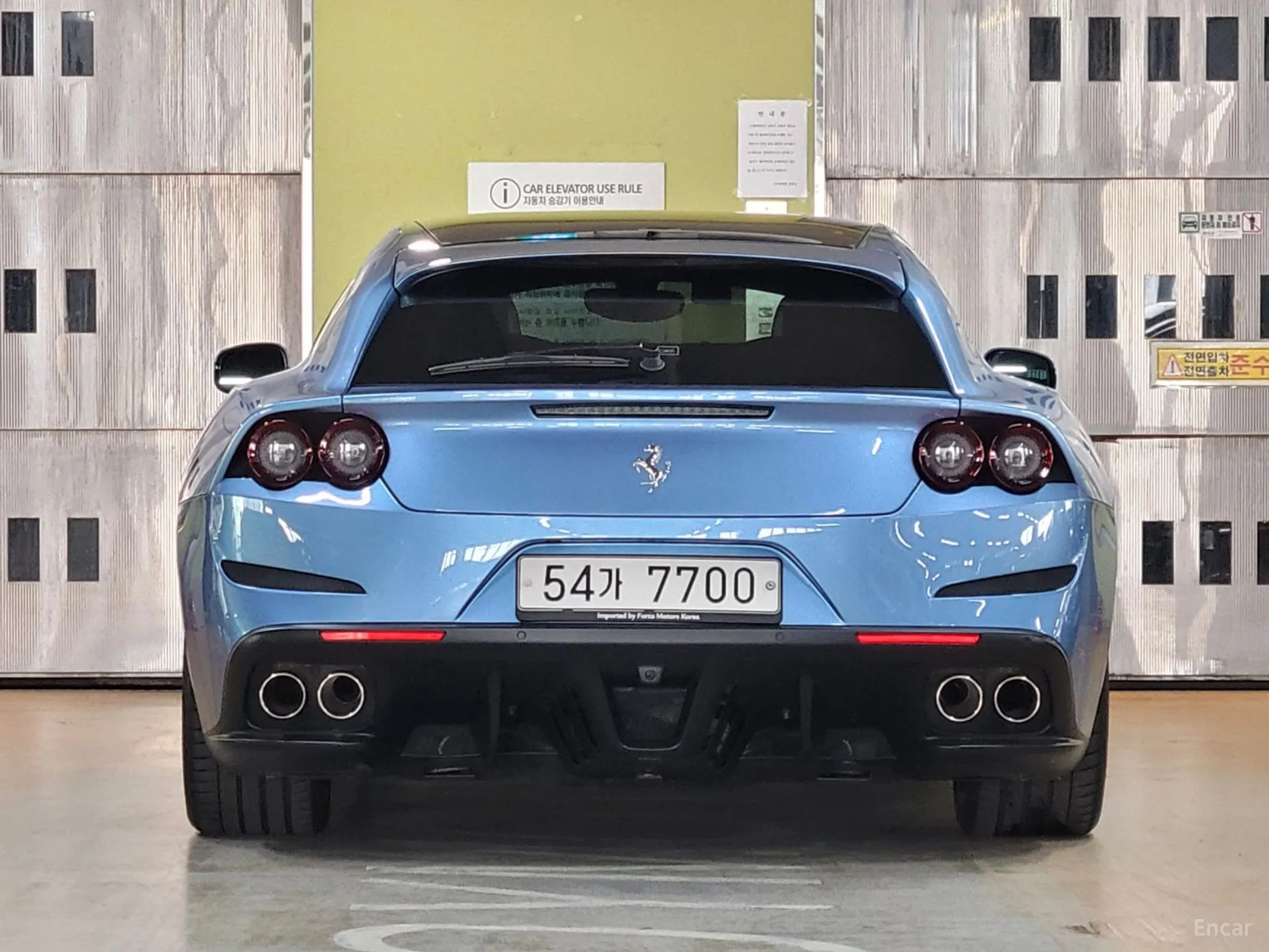 Ferrari GTC4 Rousseau превью 4