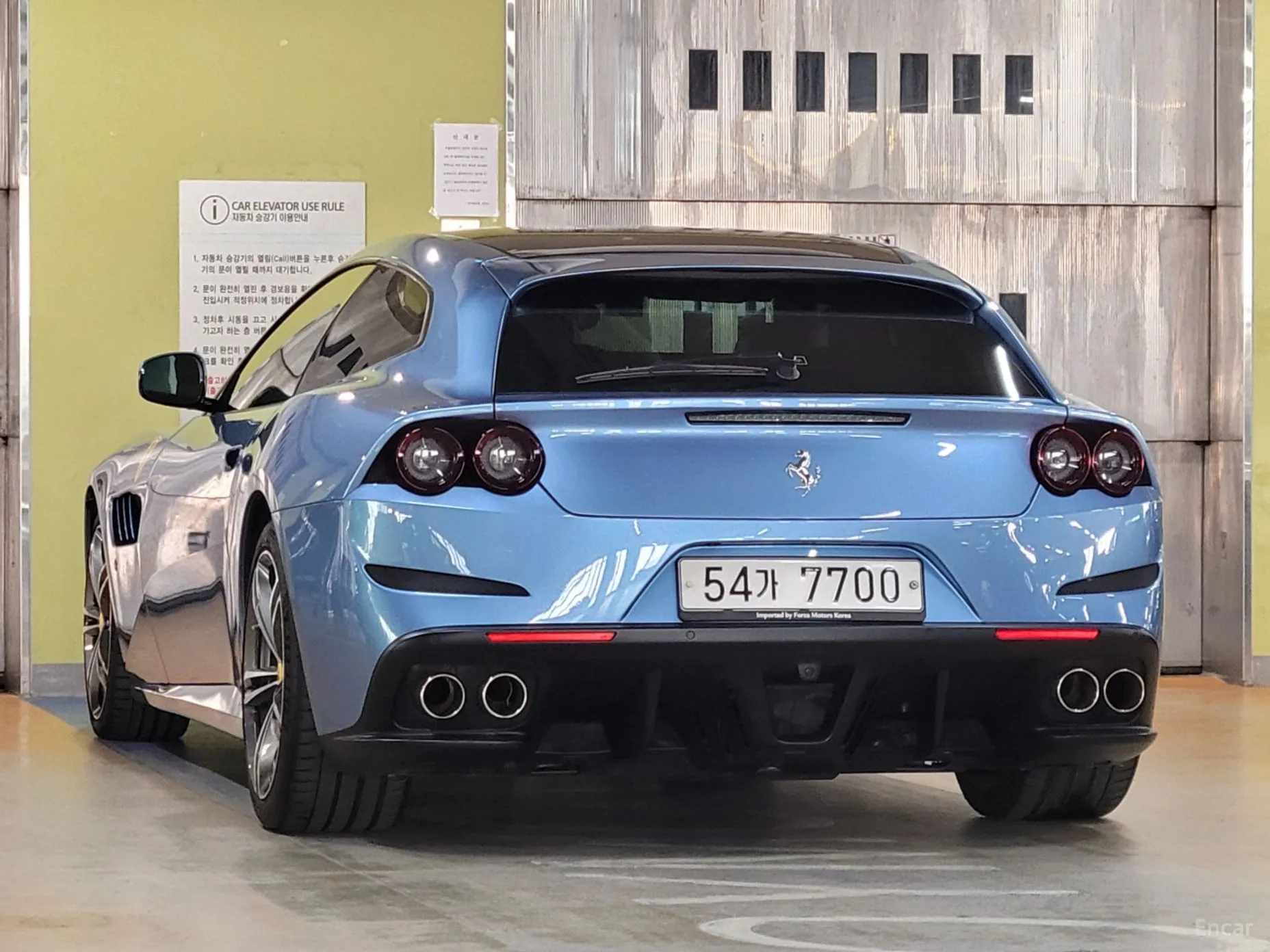 Ferrari GTC4 Rousseau превью 5