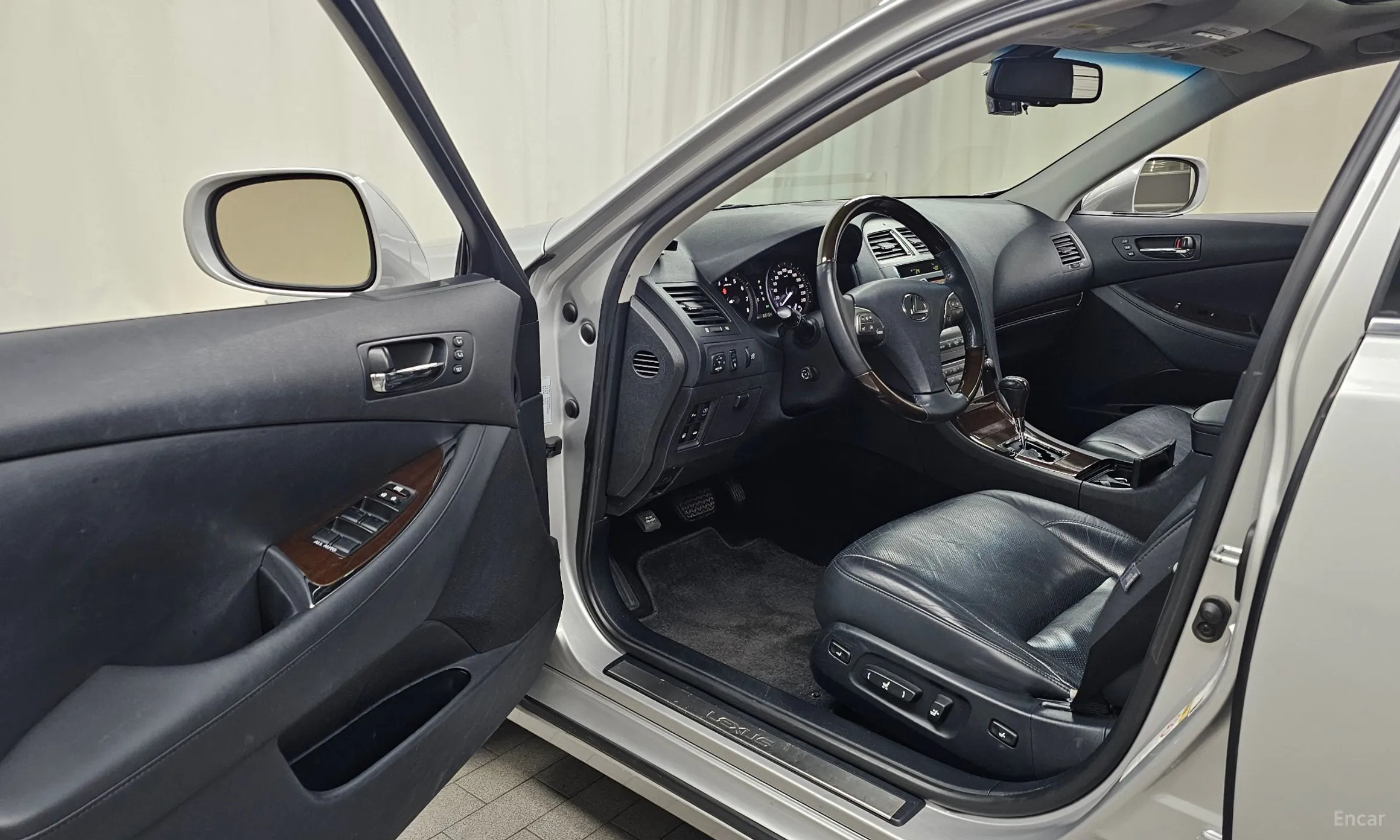 Lexus ES350 превью 10