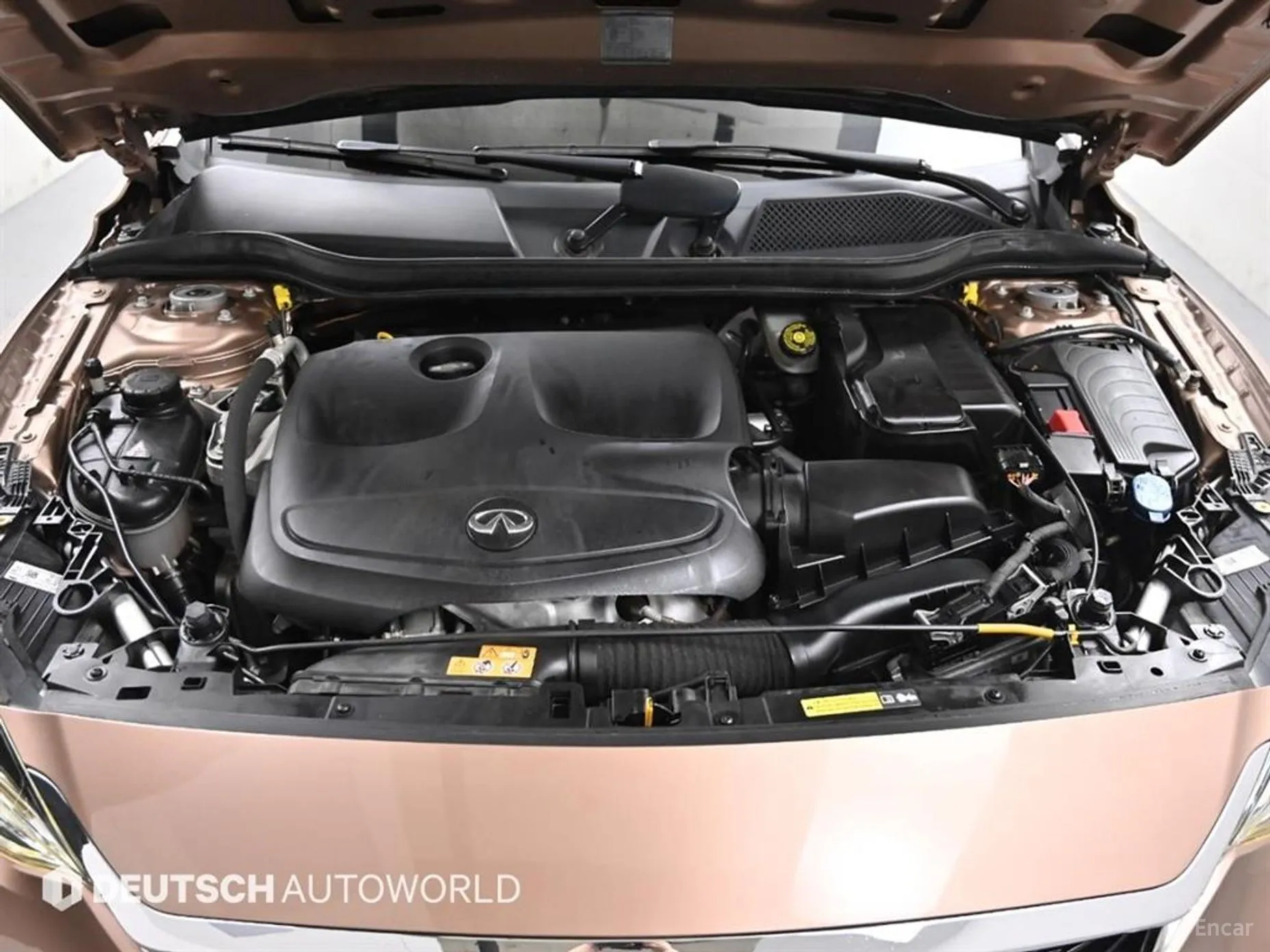 Infiniti Q30 превью 6