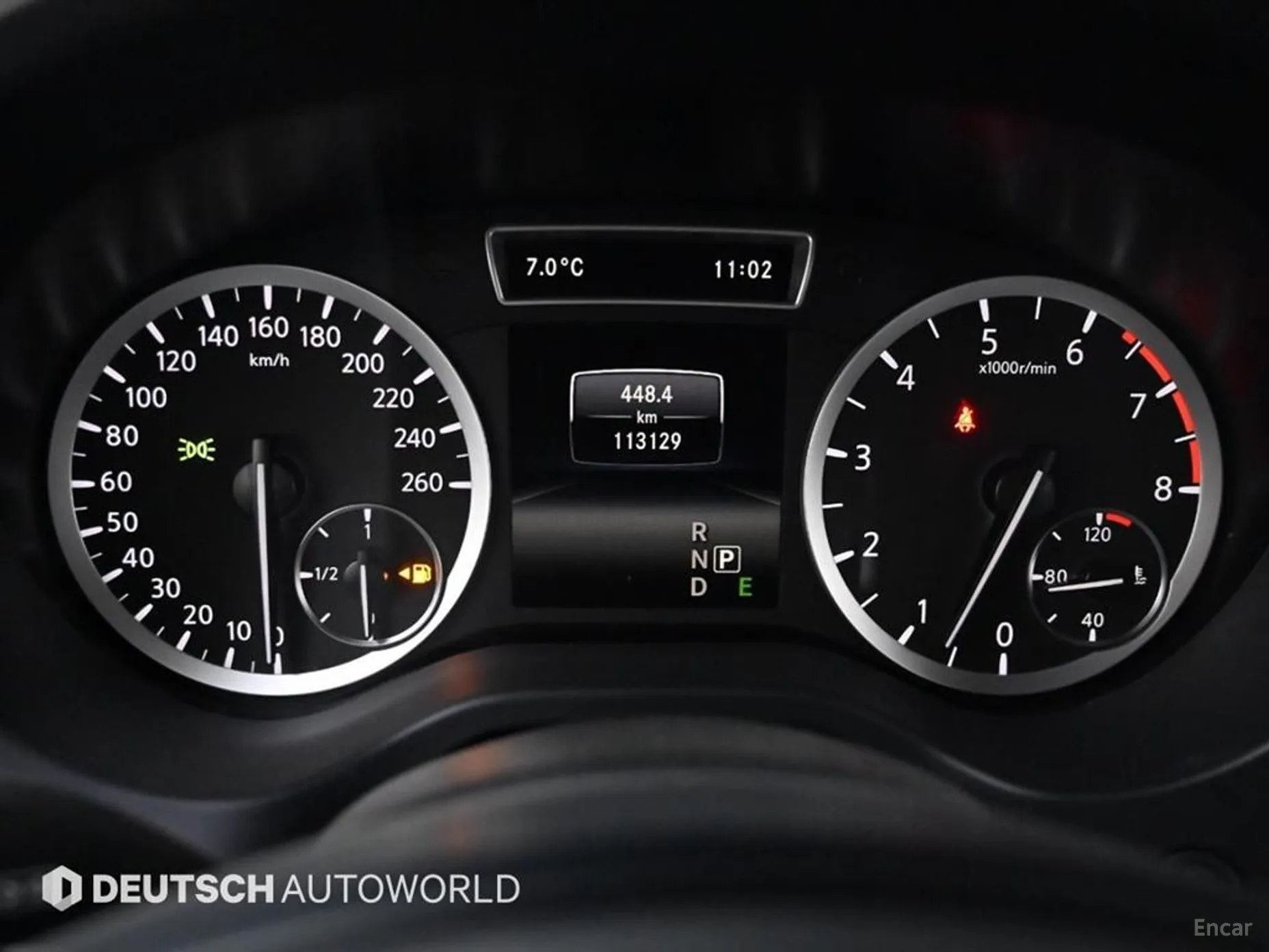 Infiniti Q30 превью 8