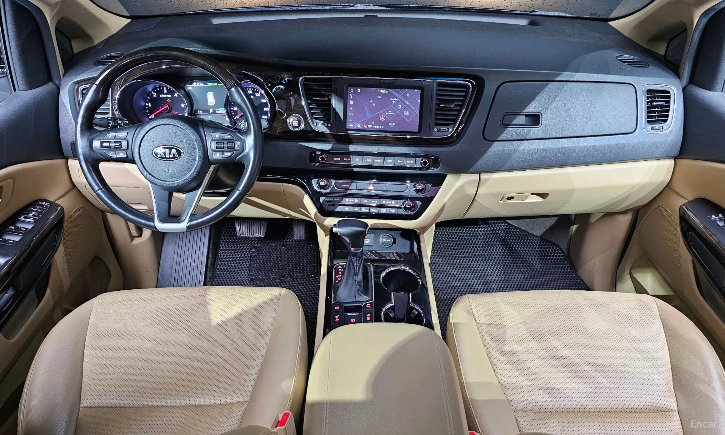 Kia Carnival превью 7