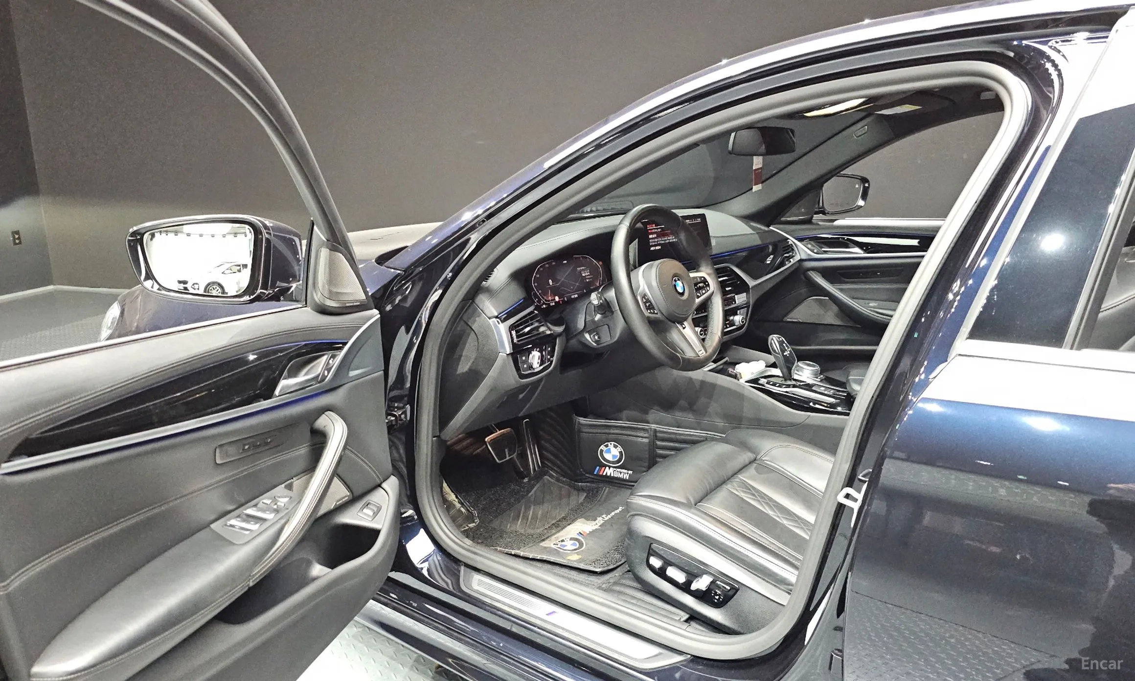 BMW 5 Series (G30) превью 10