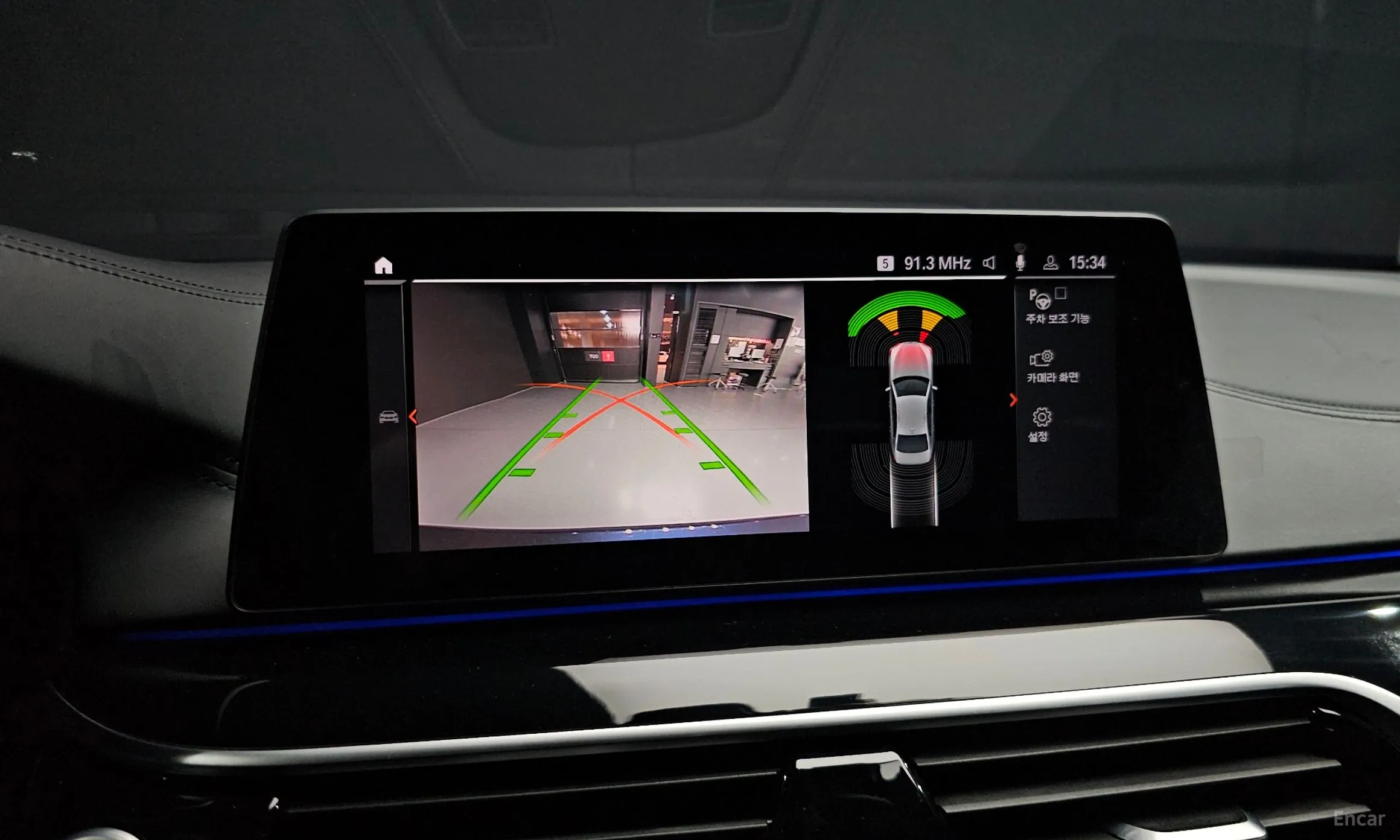 BMW 5 Series (G30) превью 14