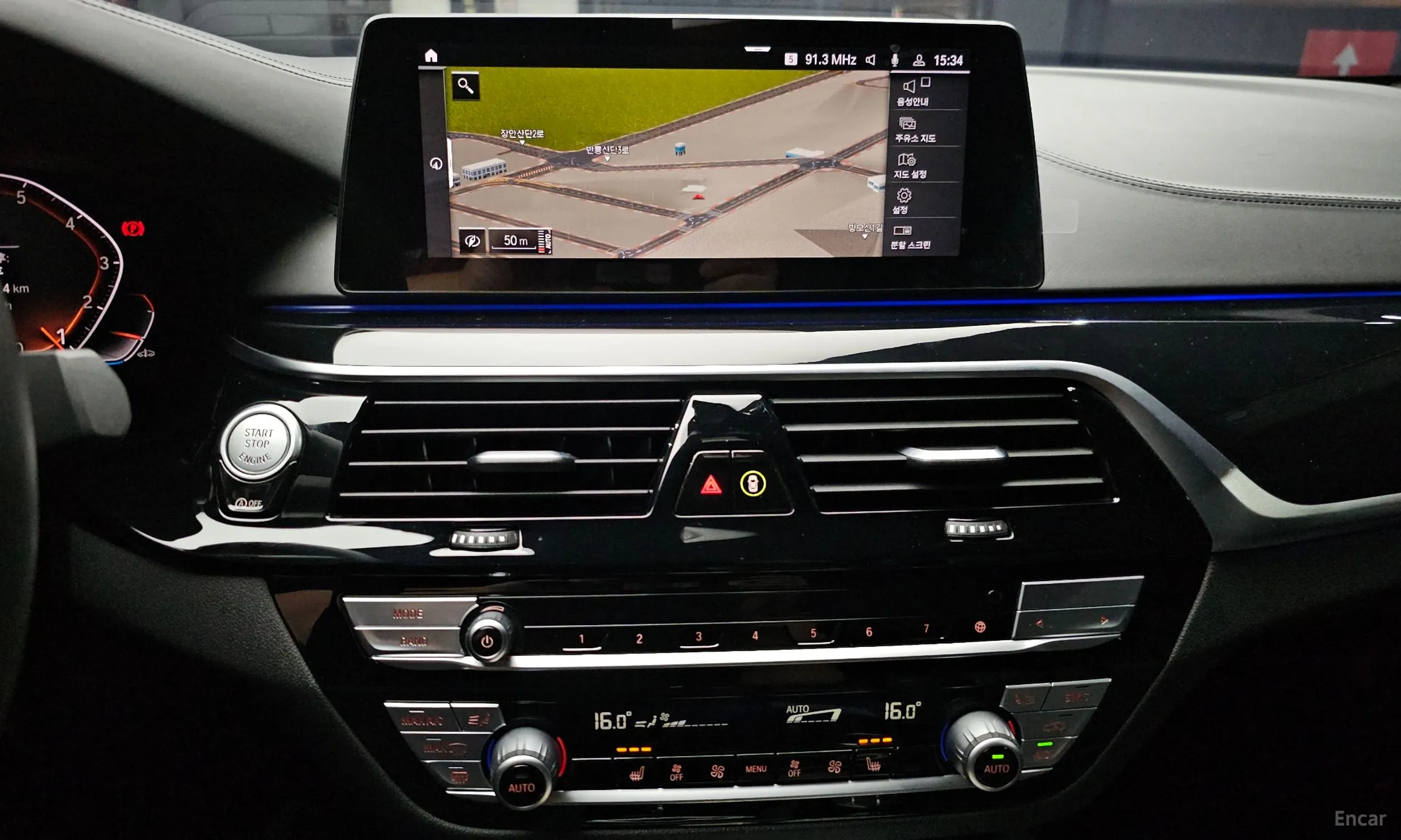 BMW 5 Series (G30) превью 16