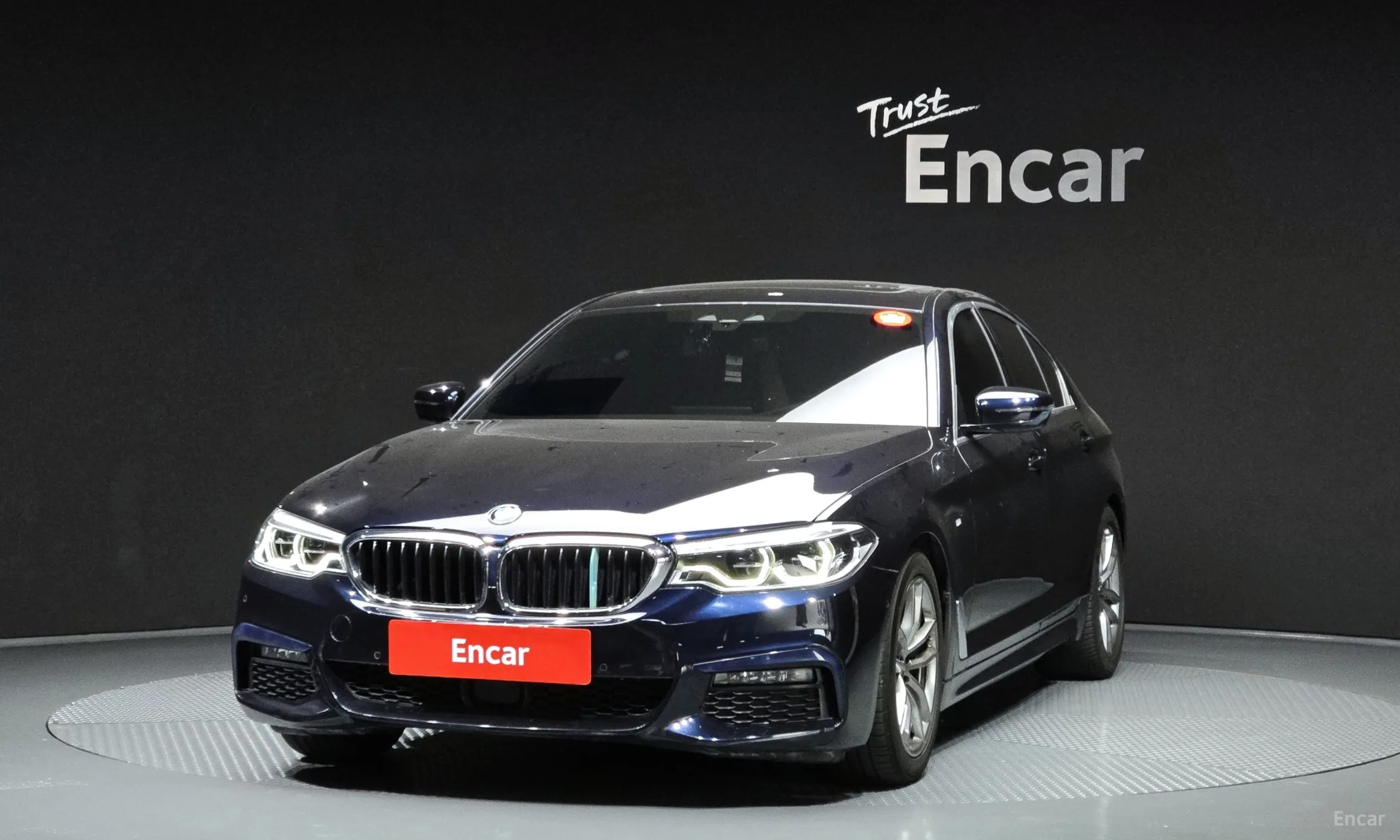 BMW 5 Series (G30) превью 3