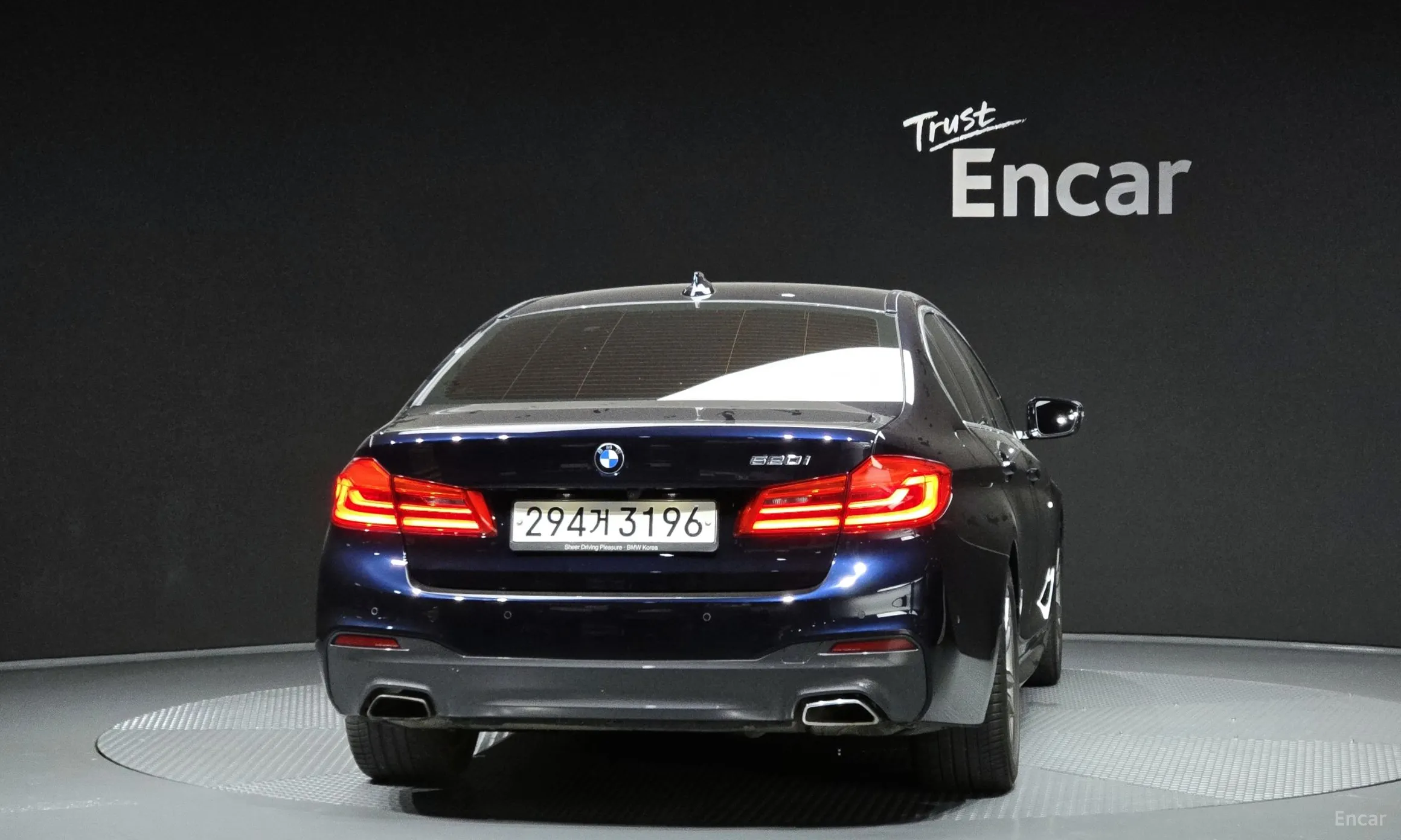 BMW 5 Series (G30) превью 4