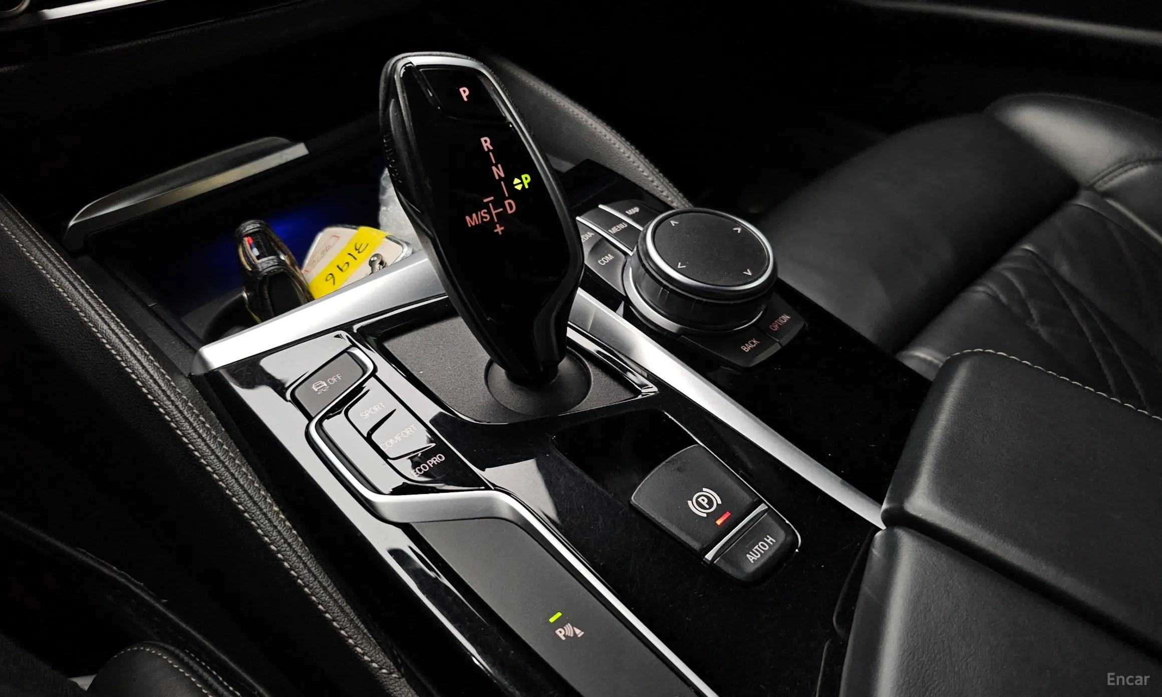BMW 5 Series (G30) превью 9