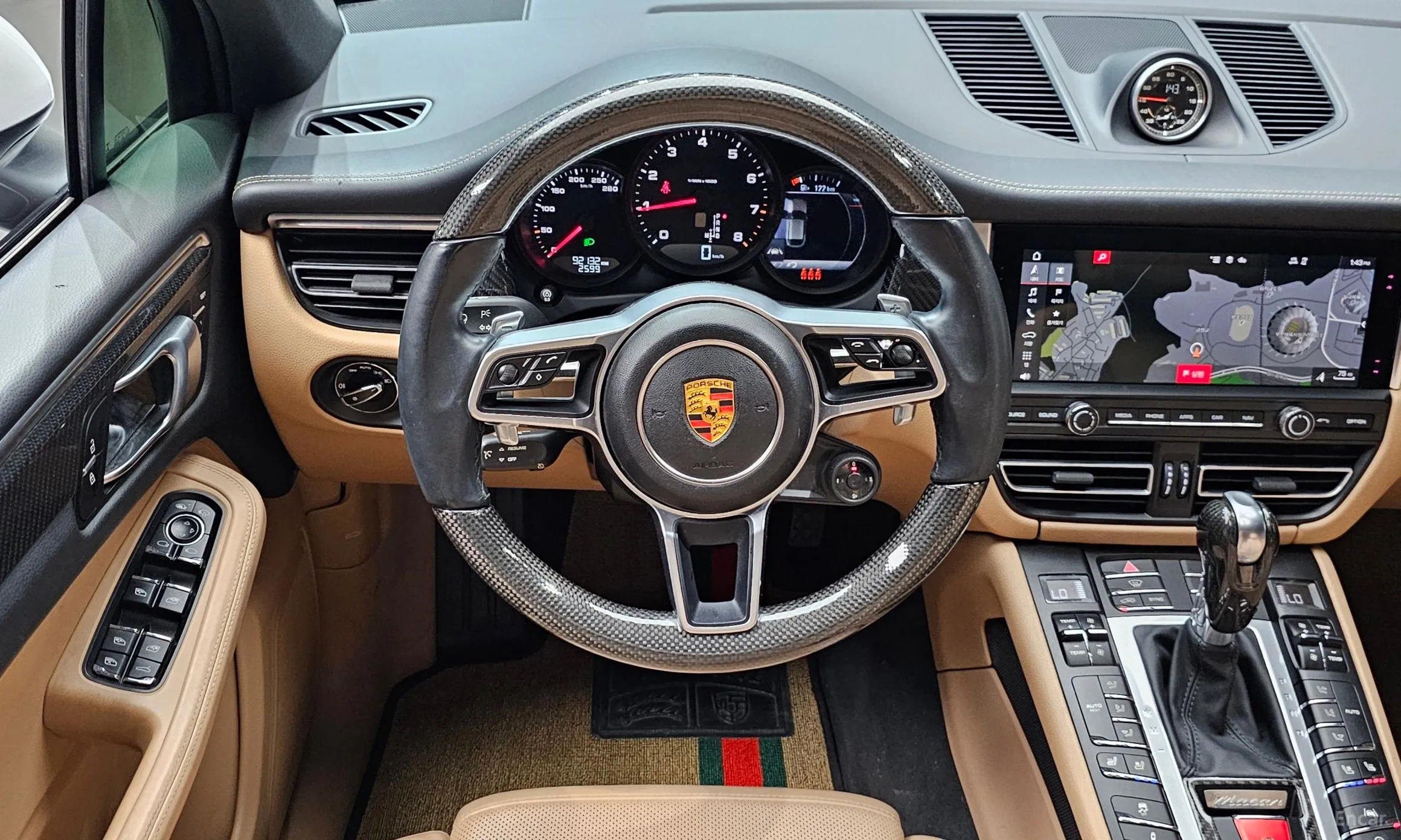 Porsche Macan превью 13
