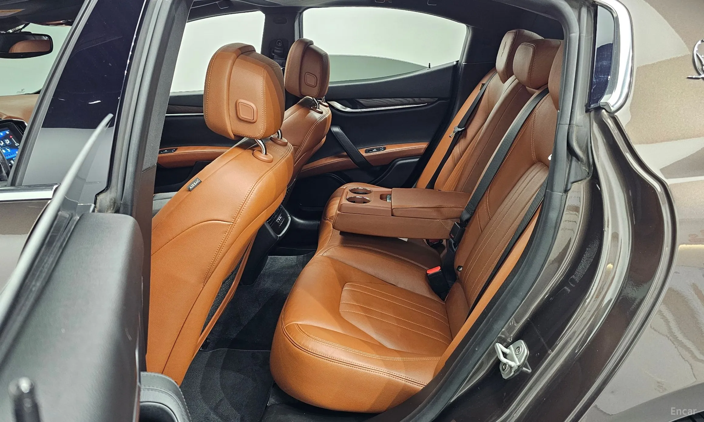 Maserati Ghibli превью 12