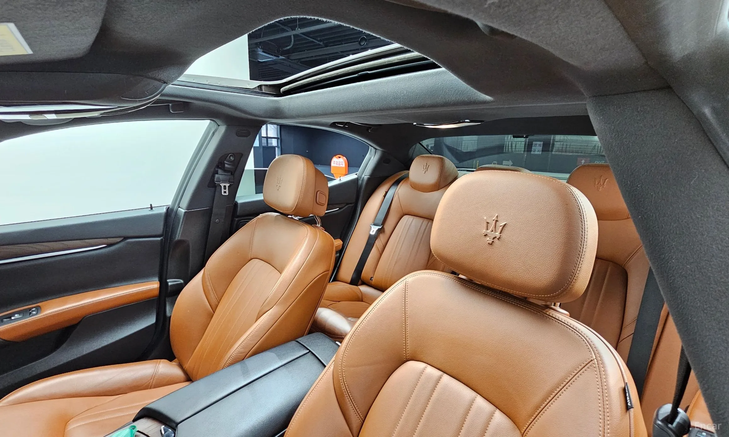 Maserati Ghibli превью 19