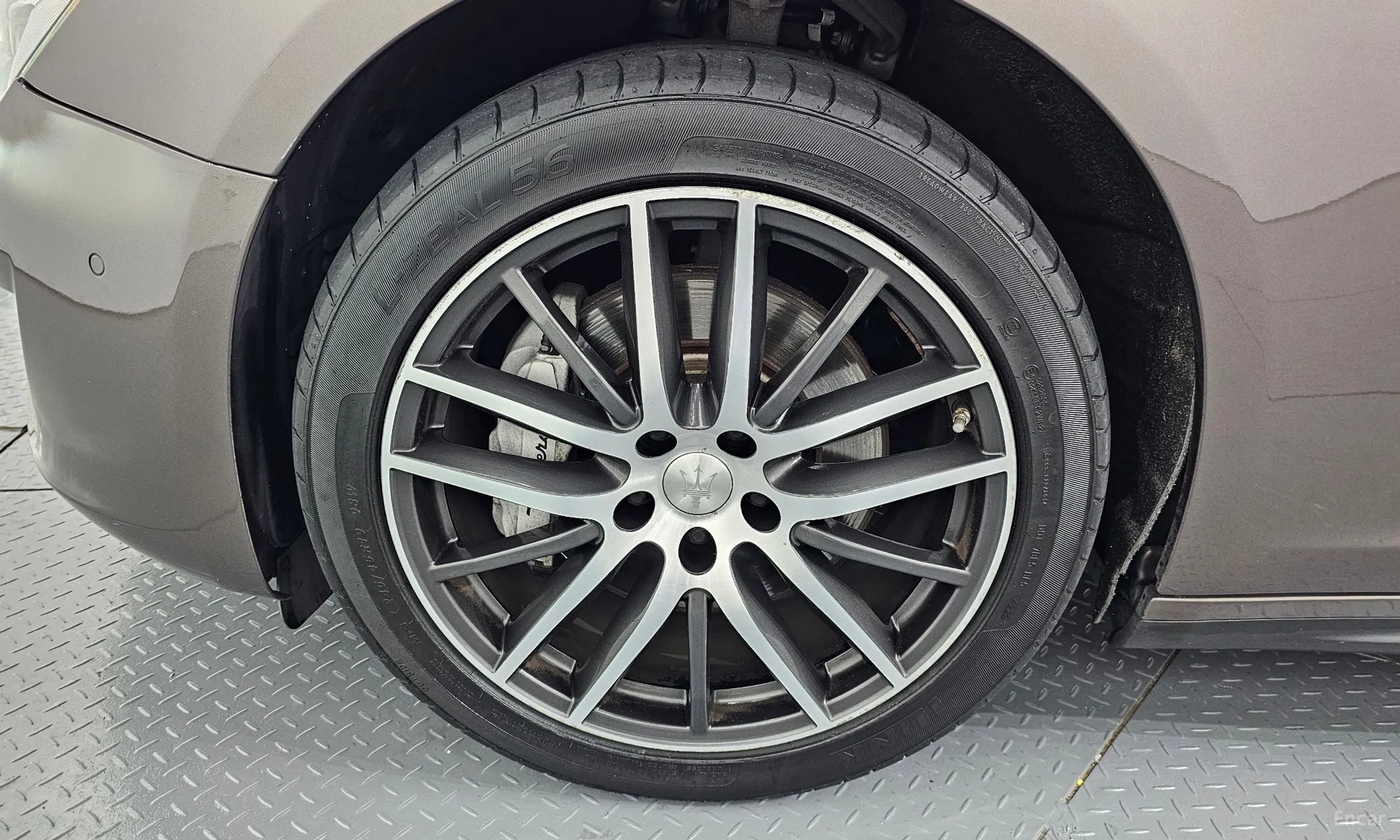 Maserati Ghibli превью 5