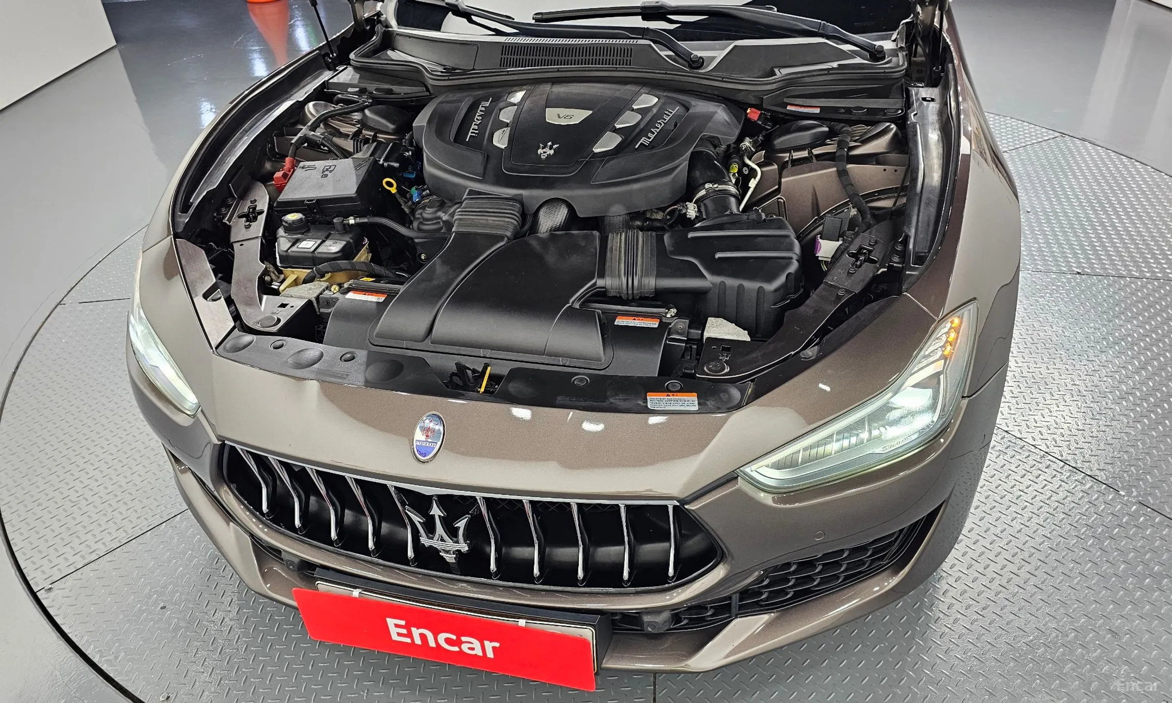 Maserati Ghibli превью 6