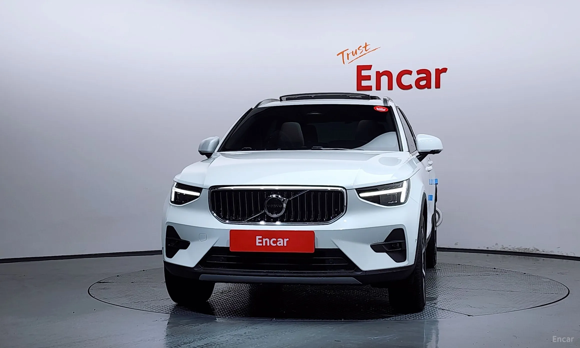 Volvo XC40 превью 3