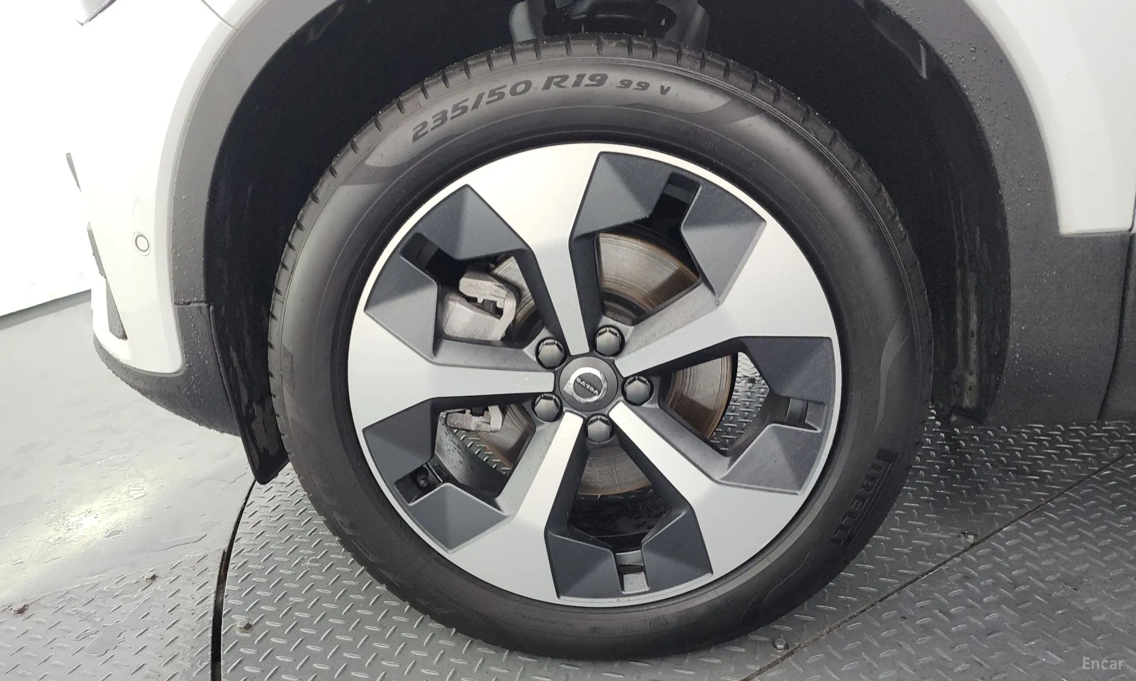 Volvo XC40 превью 5