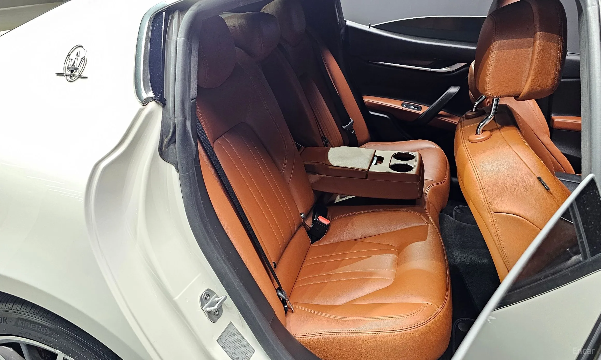 Maserati Ghibli превью 11