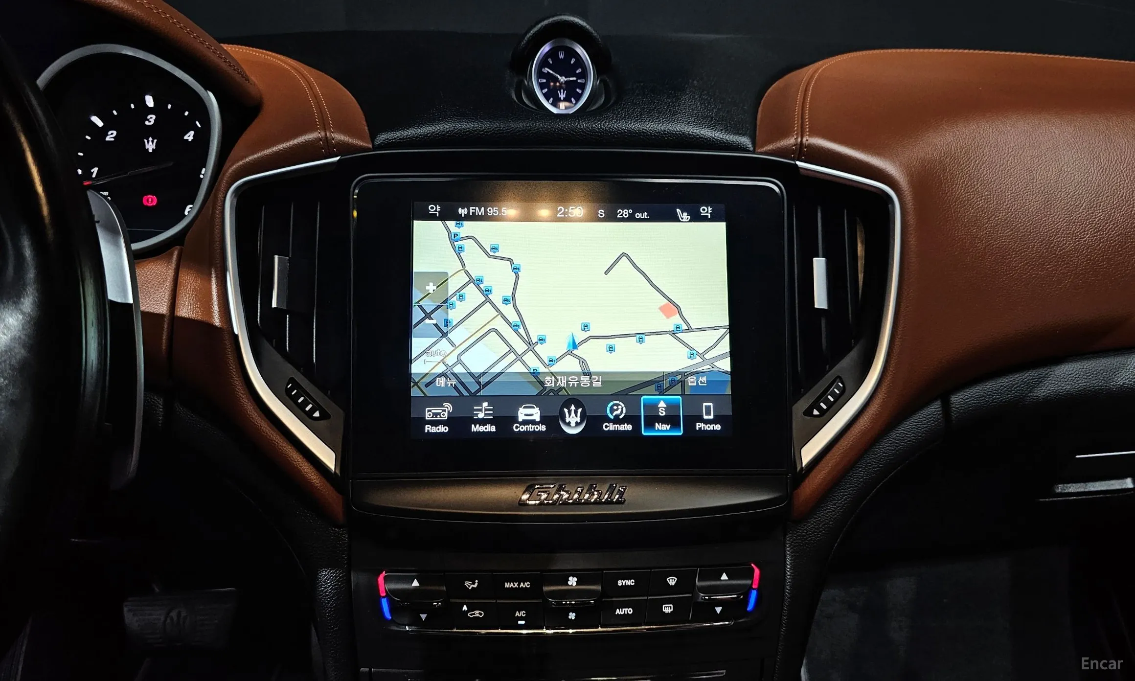 Maserati Ghibli превью 12