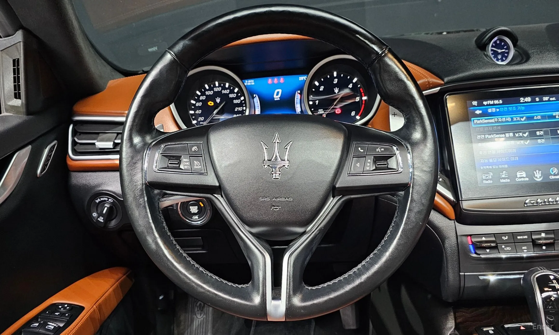 Maserati Ghibli превью 13