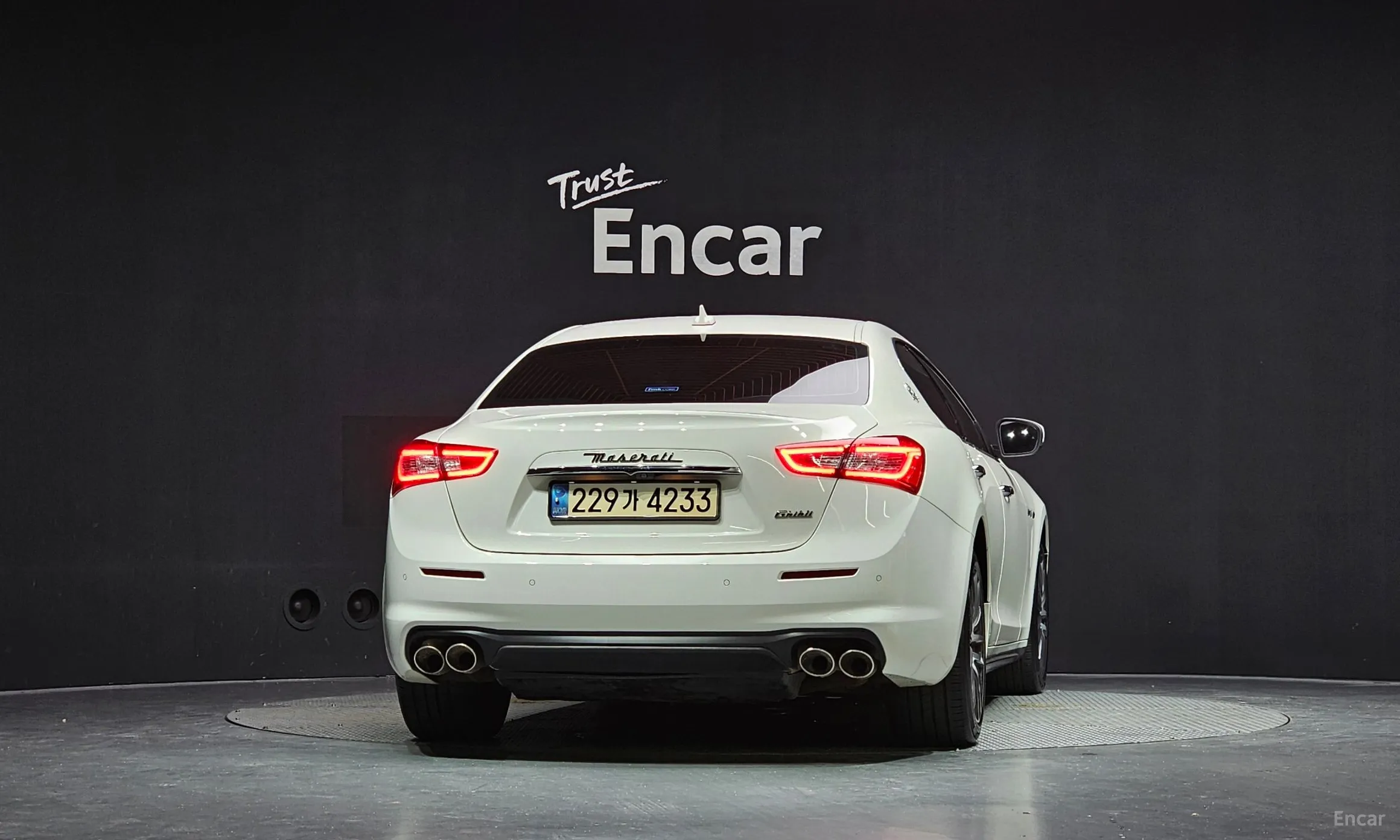 Maserati Ghibli превью 4