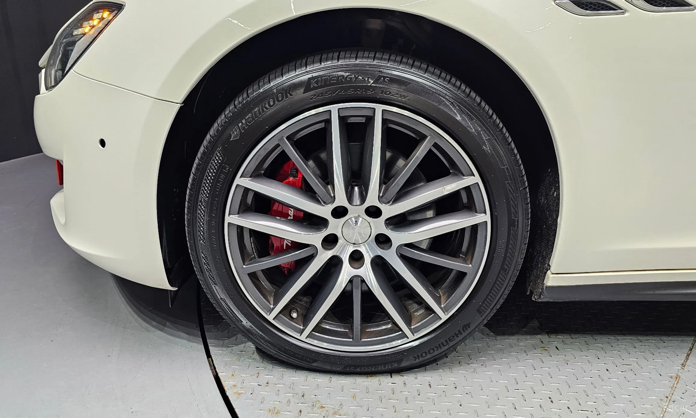 Maserati Ghibli превью 5