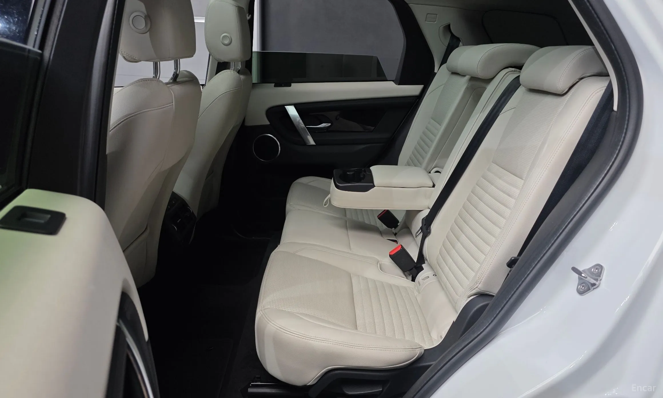 Land Rover Discovery Sports превью 12