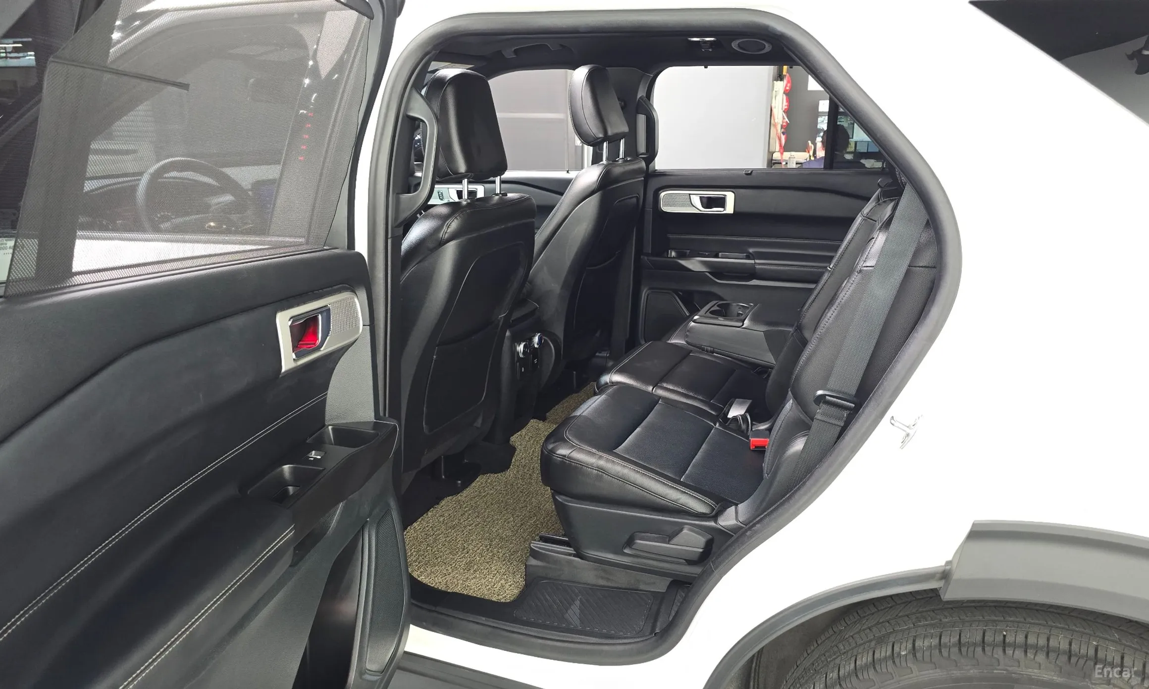 Ford Explorer 6th Generation превью 11