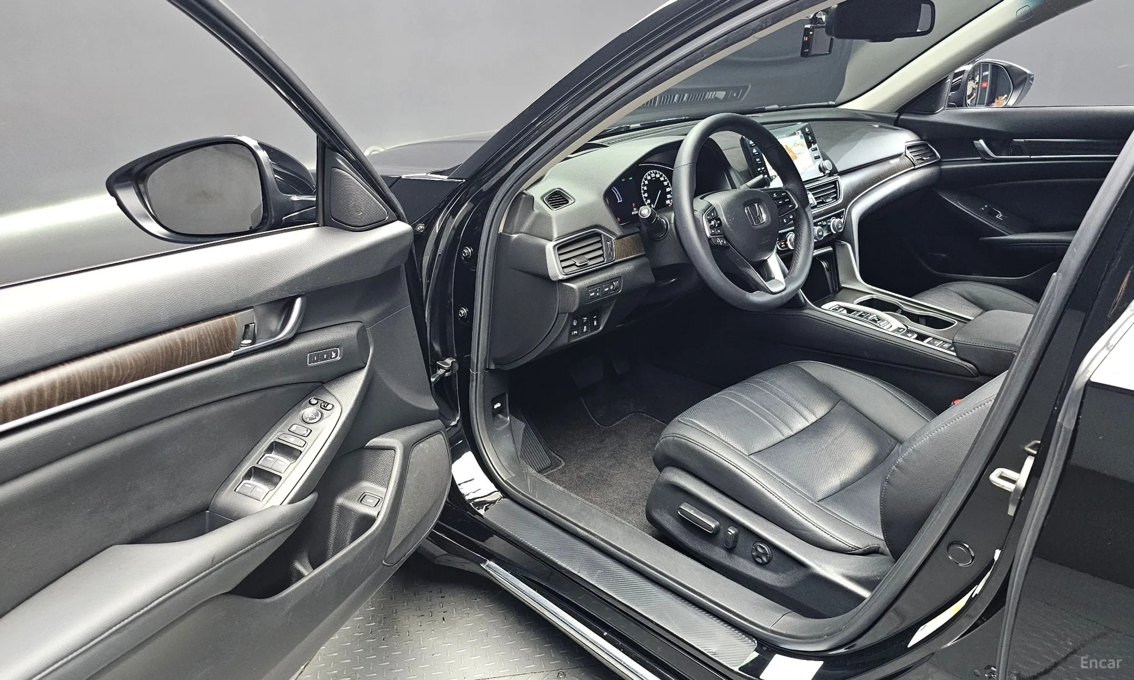 Honda Accord 10th Generation превью 10