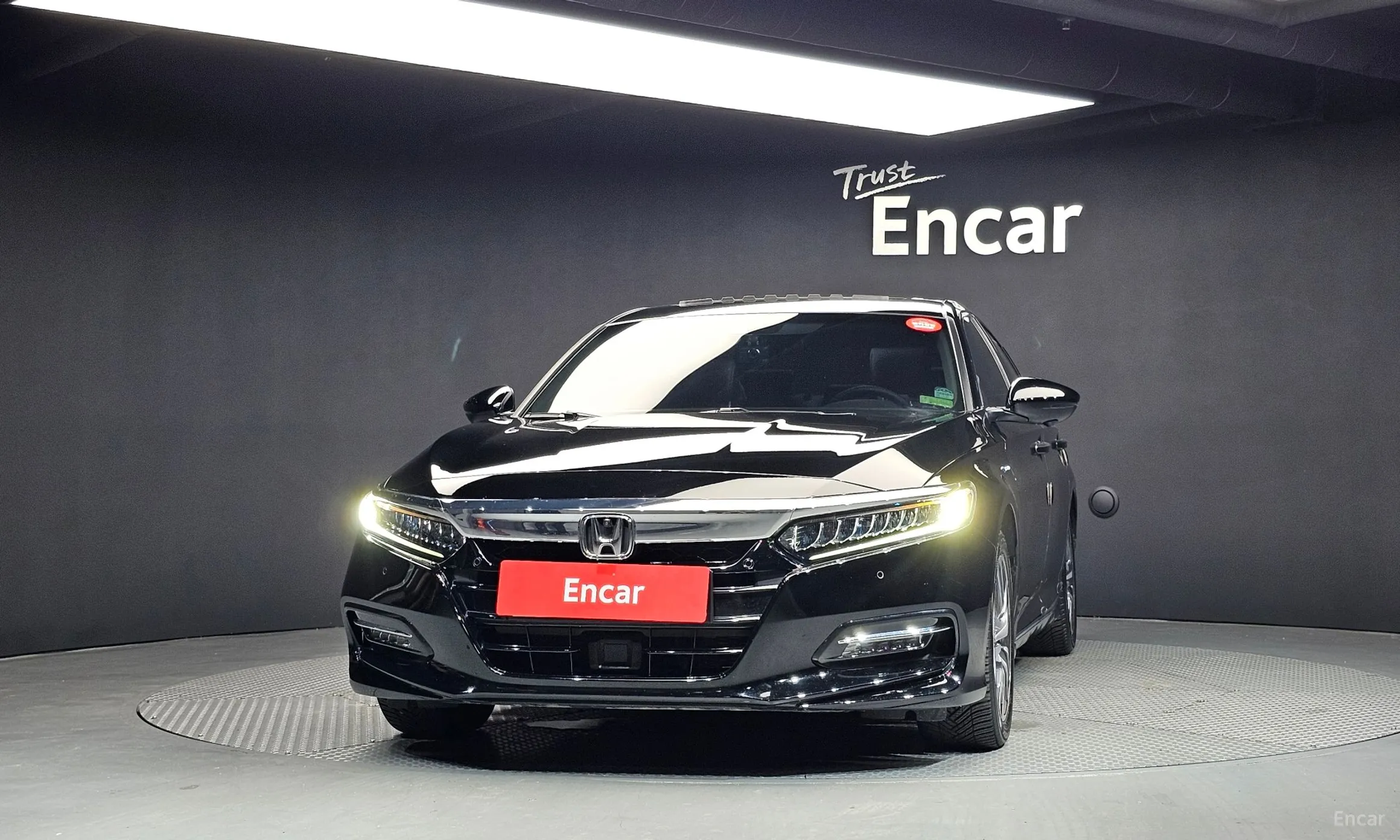 Honda Accord 10th Generation превью 3