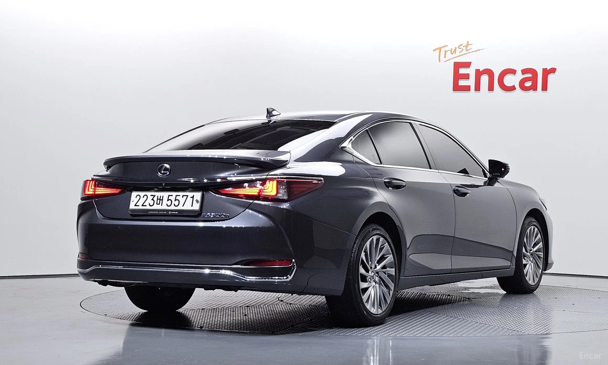 Lexus ES300h 7th Generation