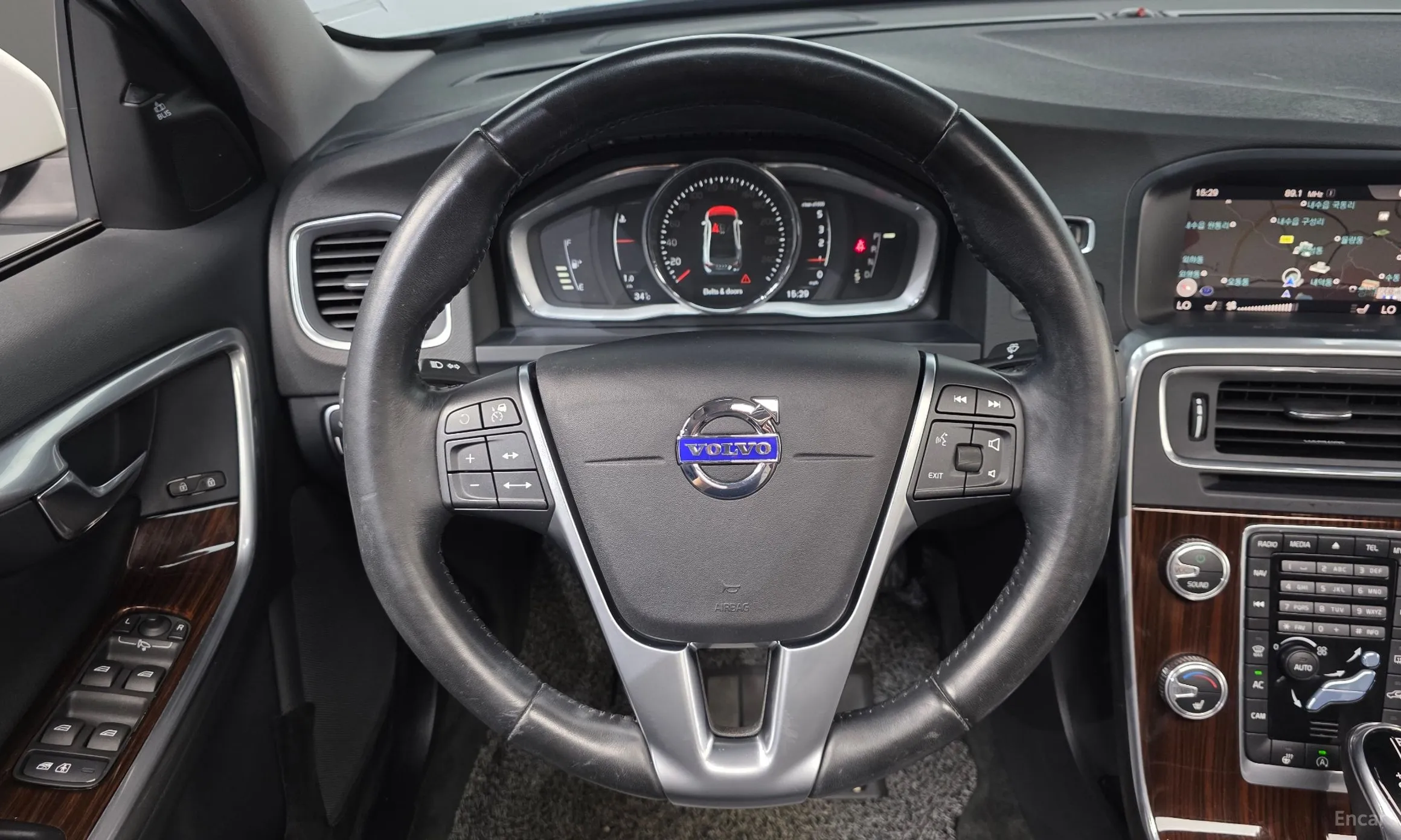 Volvo S60 превью 14