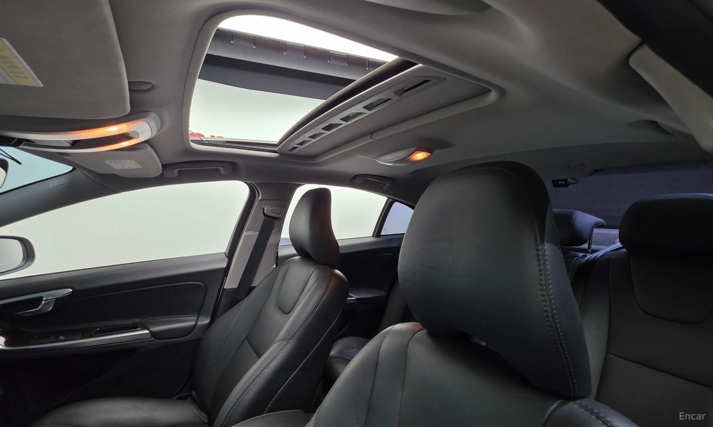 Volvo S60 превью 15