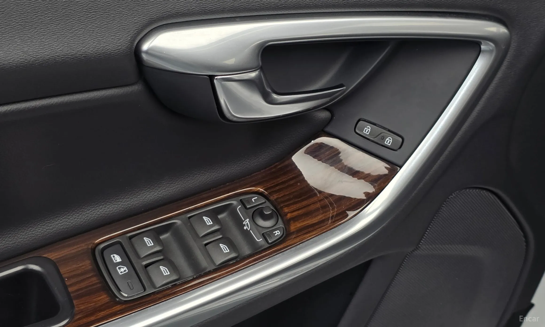 Volvo S60 превью 20