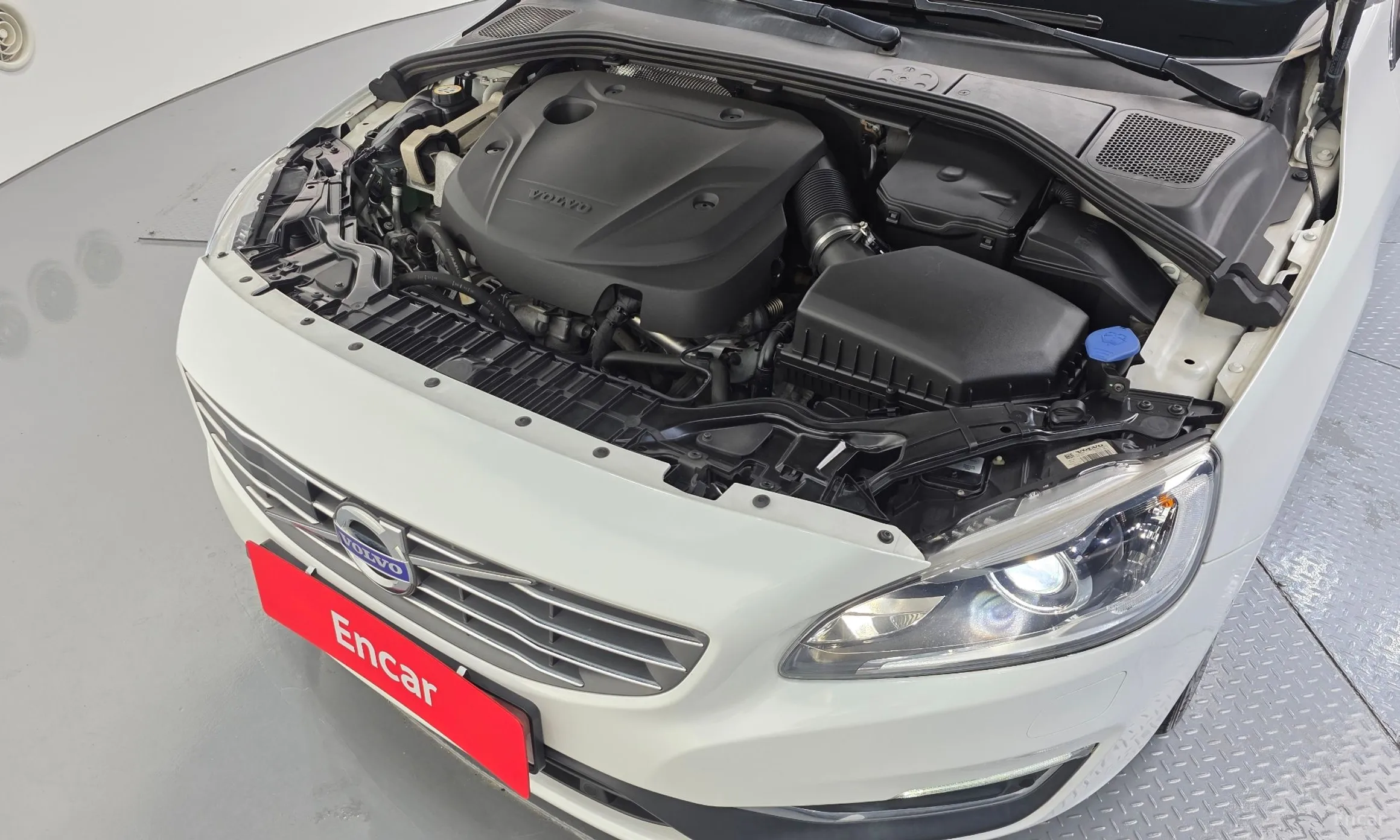 Volvo S60 превью 6