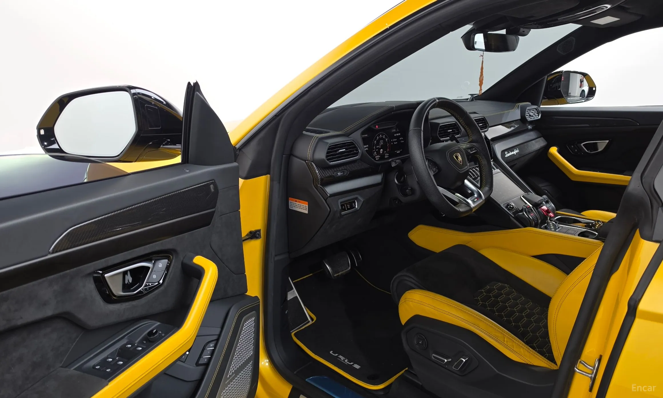 Lamborghini Urus превью 10