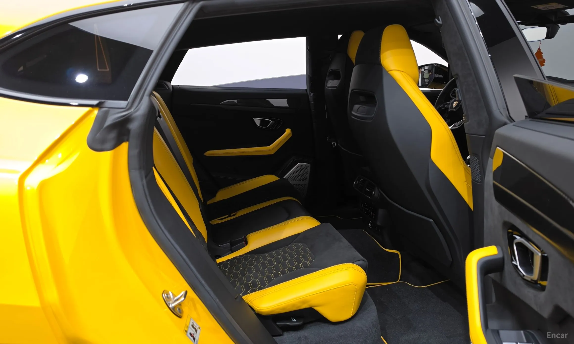 Lamborghini Urus превью 11
