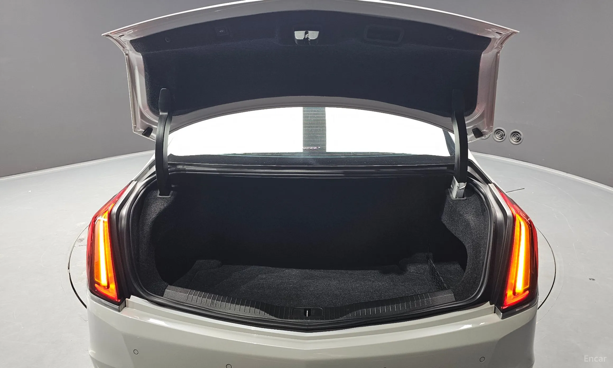 Cadillac CT6 превью 20