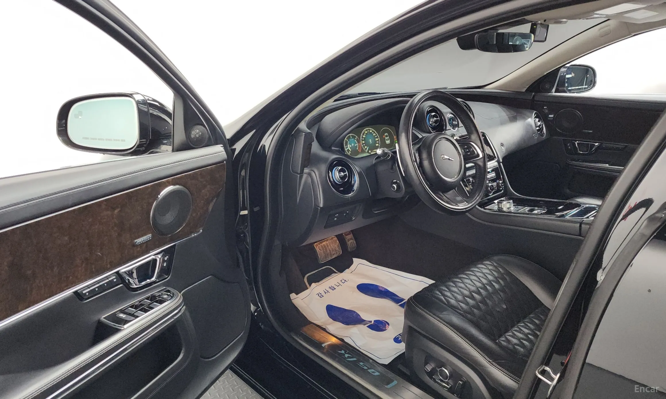 Jaguar All New XJ превью 10