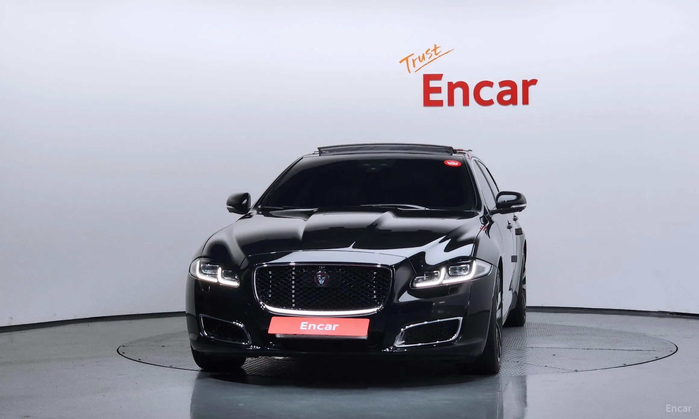 Jaguar All New XJ превью 3