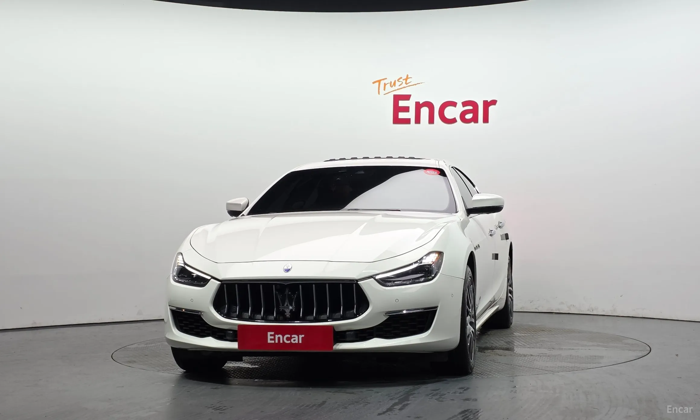 Maserati Ghibli превью 3