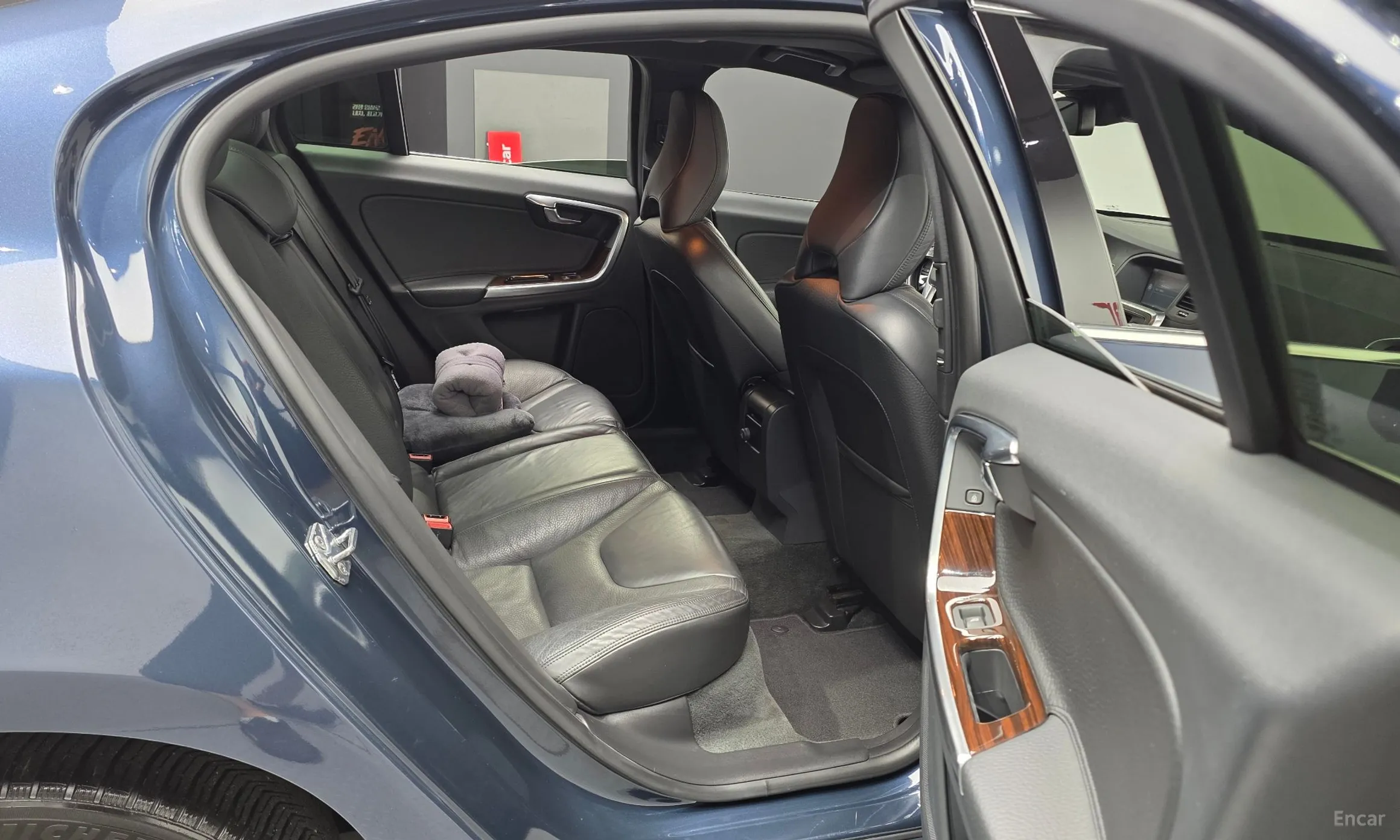 Volvo S60 превью 12