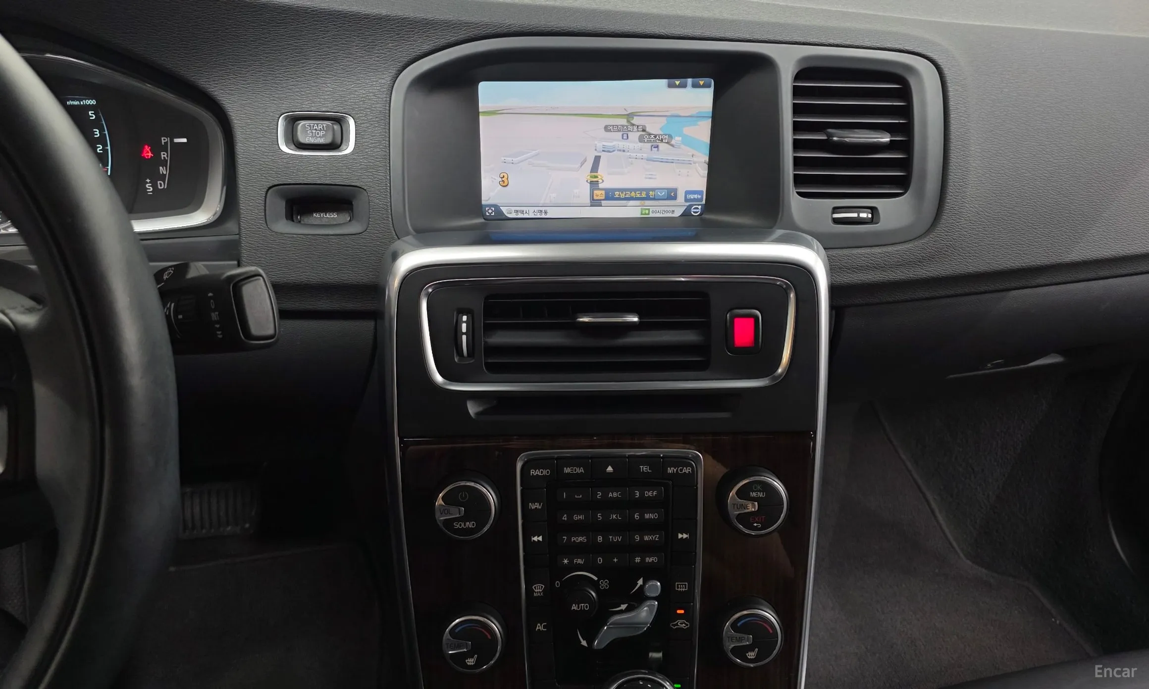 Volvo S60 превью 14