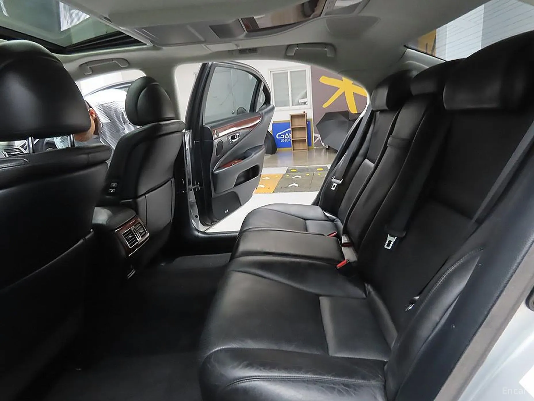 Lexus LS460L превью 10