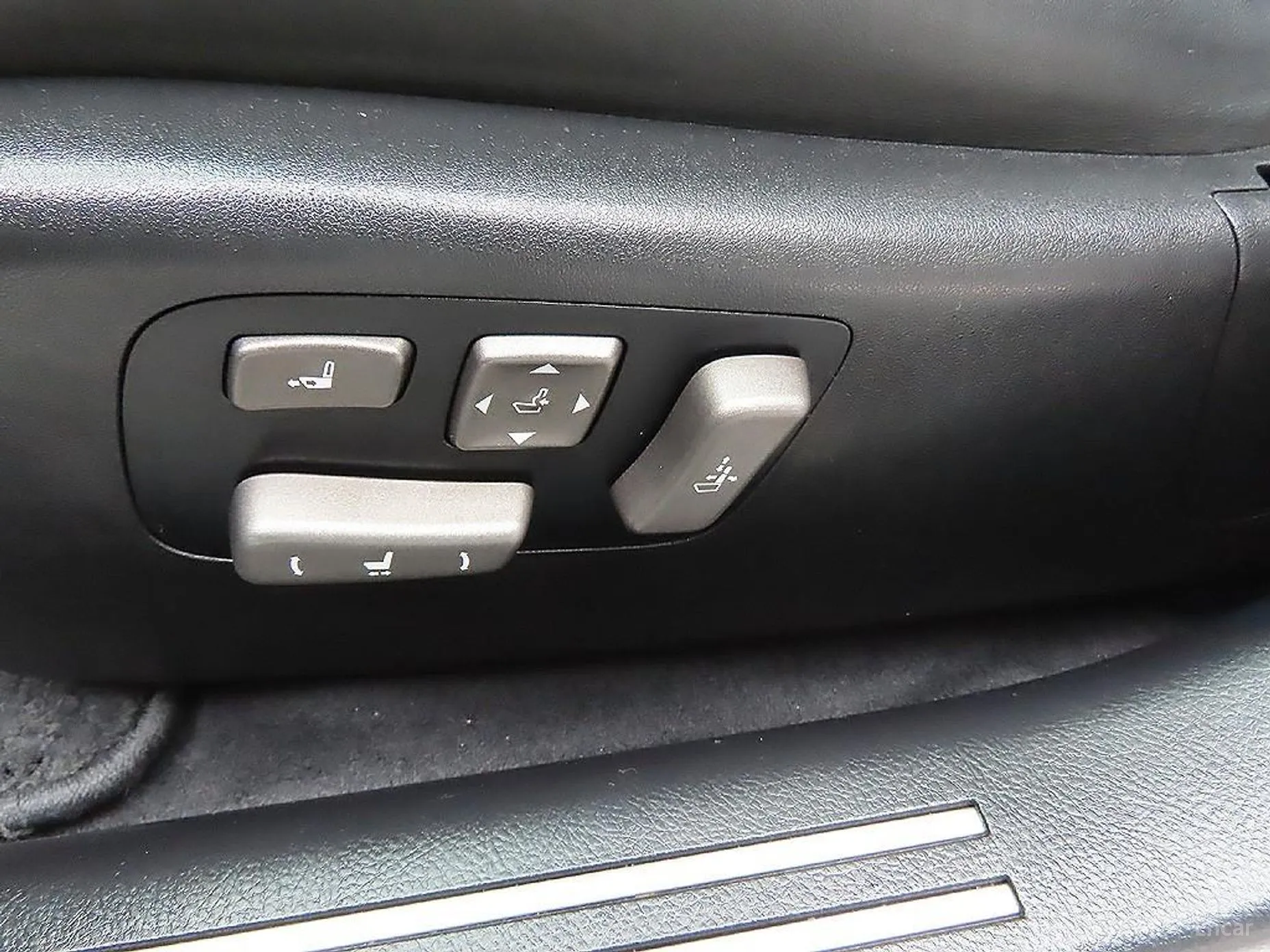 Lexus LS460L превью 13