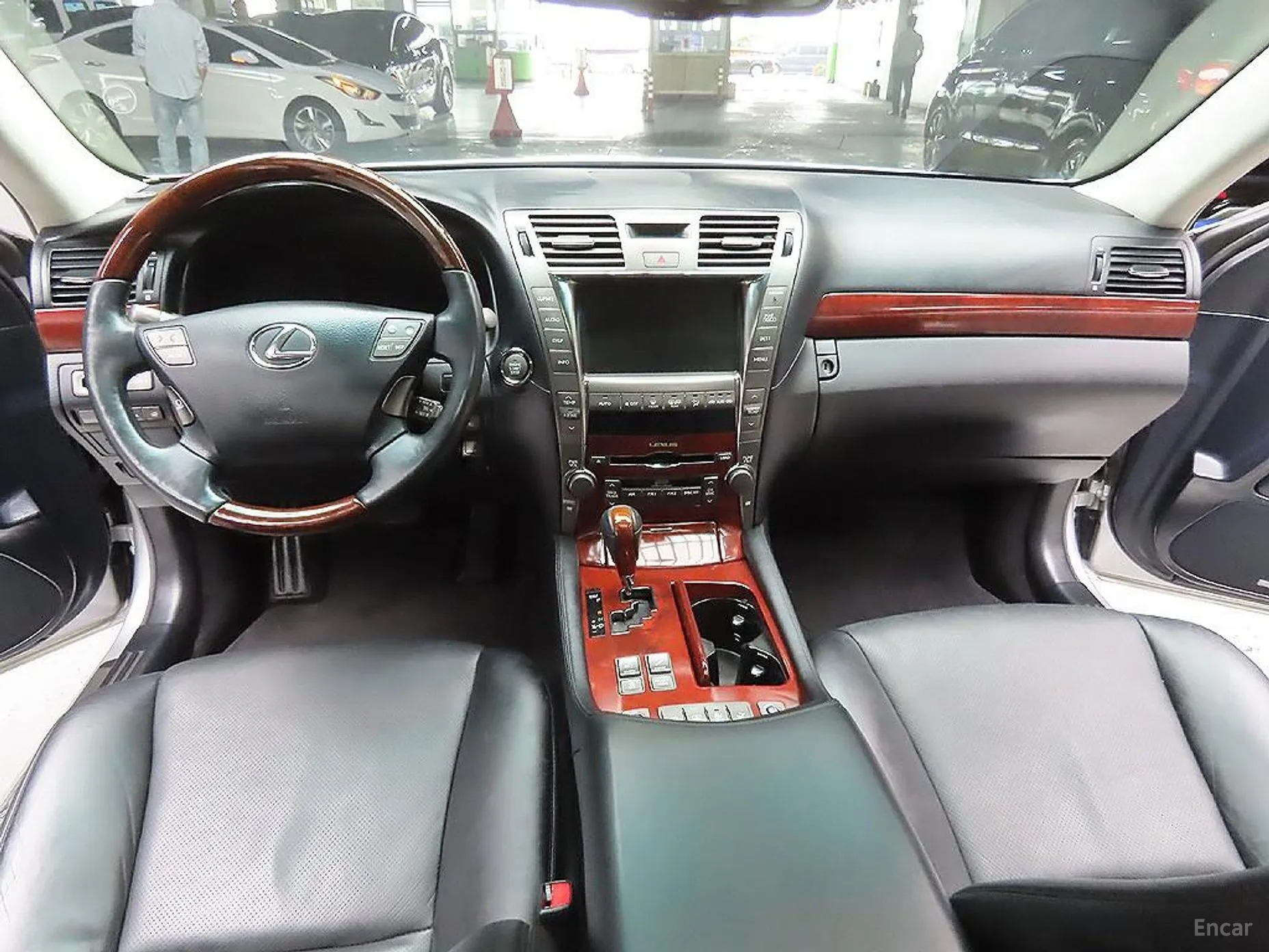 Lexus LS460L превью 7